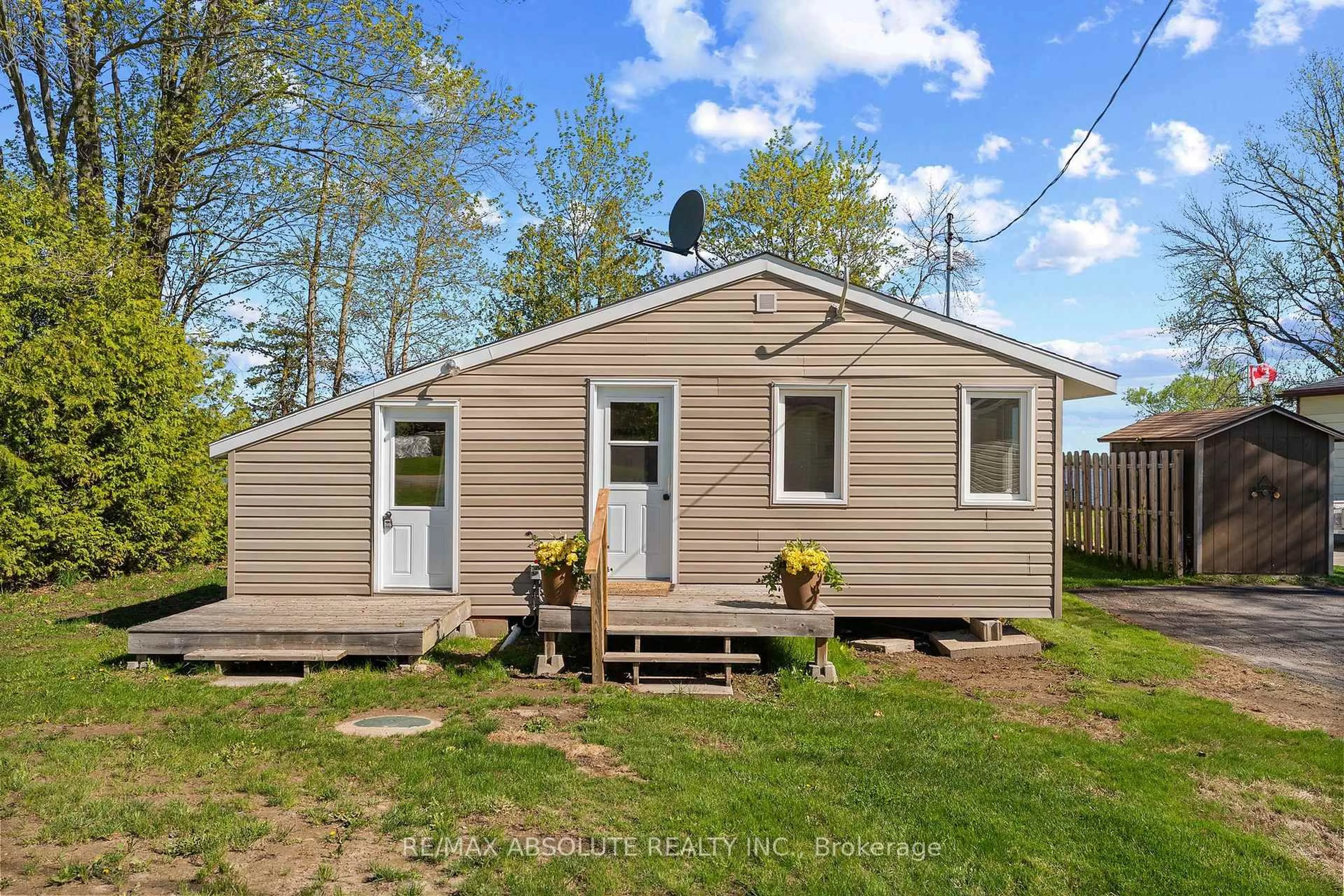 Unknown for 33 B Oakdale Lane, Renfrew Ontario K7V 3Z8