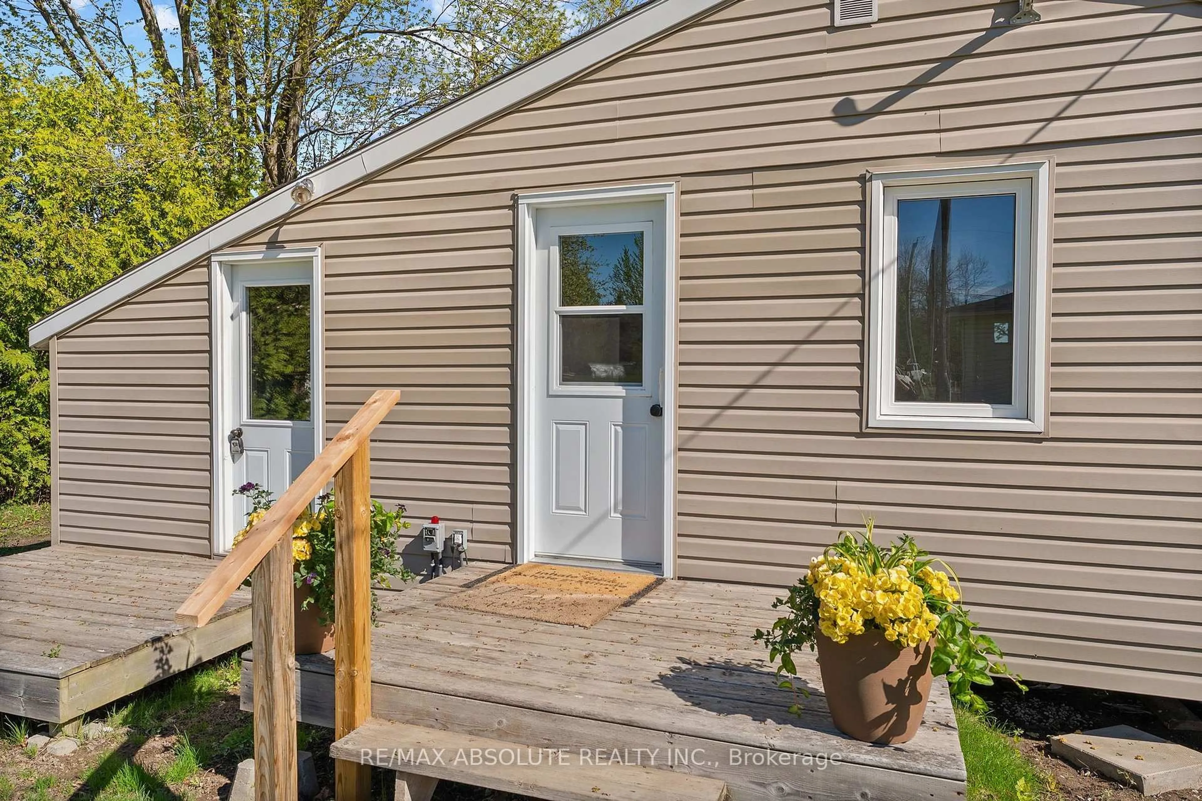 Unknown for 33 B Oakdale Lane, Renfrew Ontario K7V 3Z8