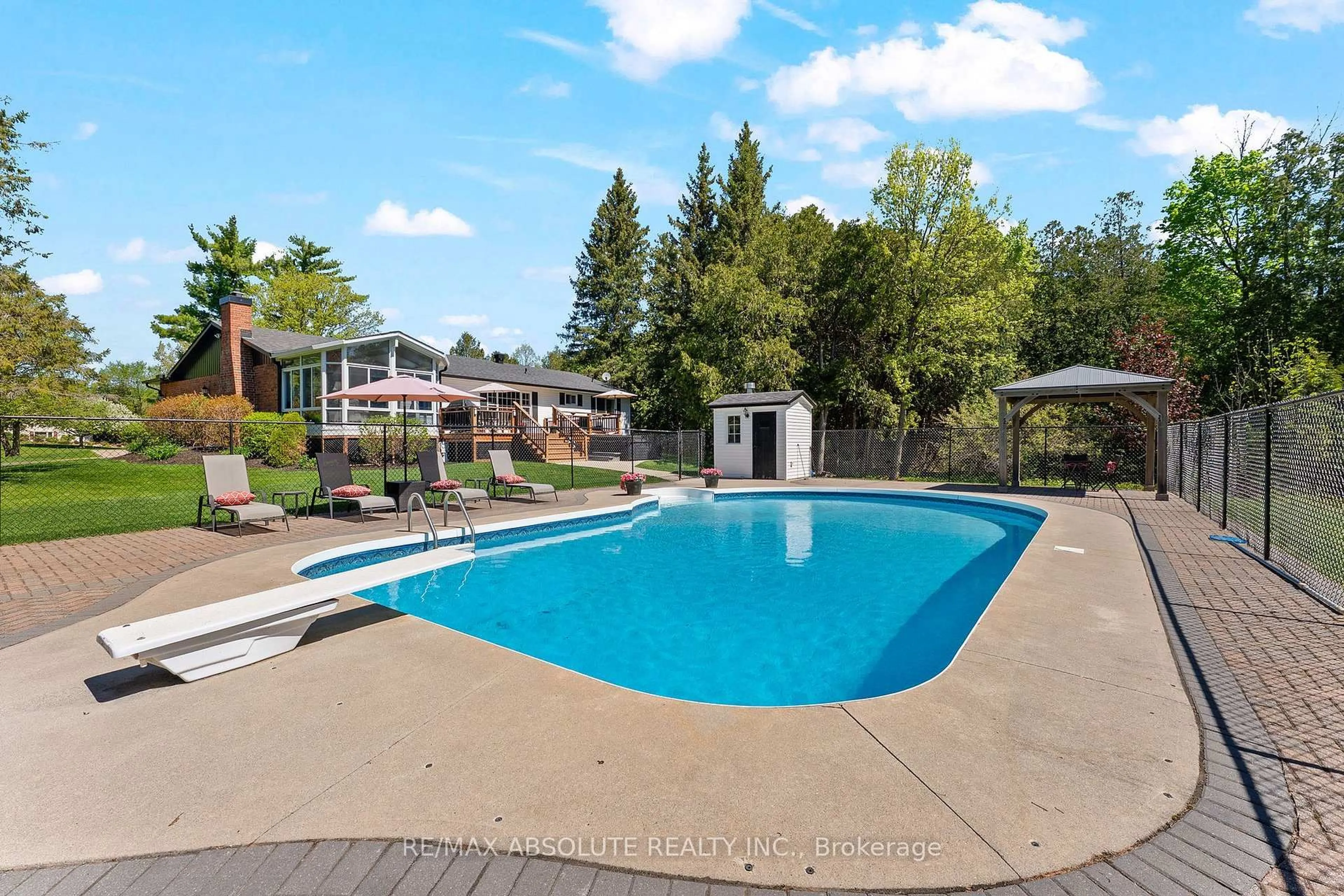Unknown for 131 Burns Dr, Braeside Ontario K0A 1G0