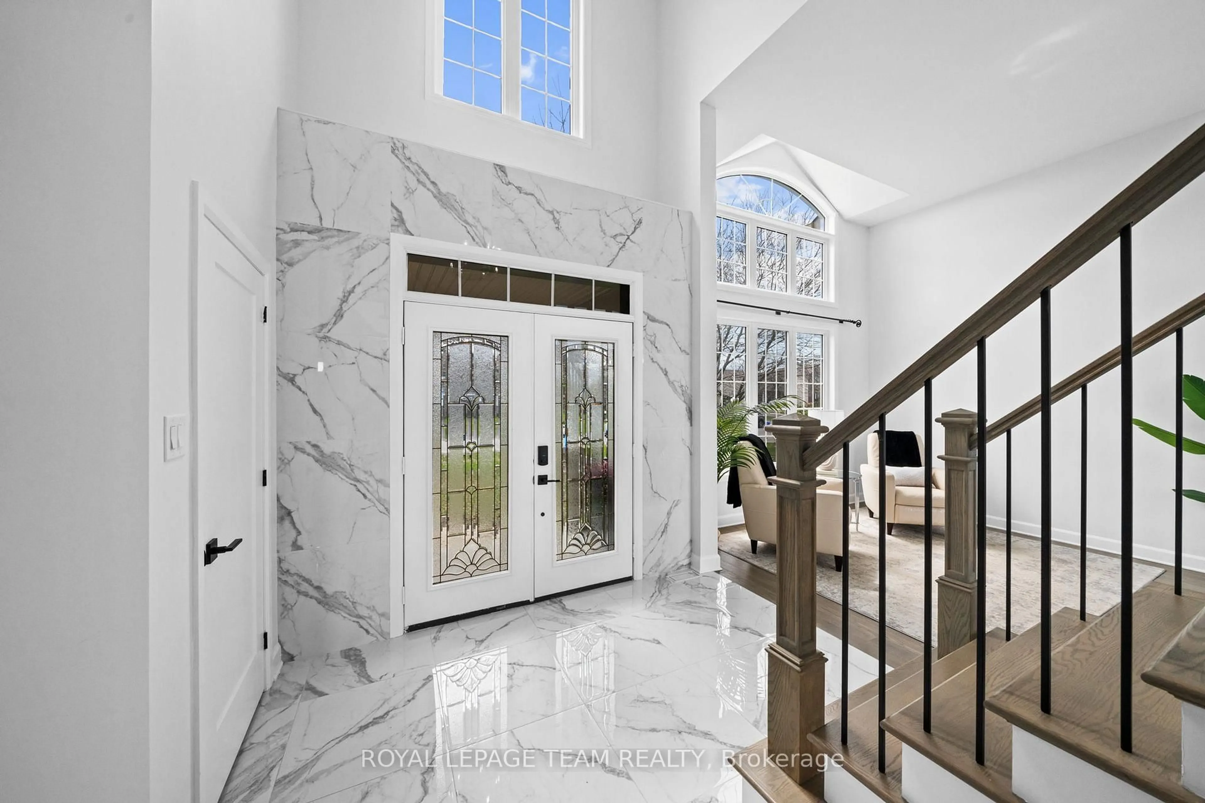 Unknown for 6936 Mary Anne Dr, Ottawa Ontario K4P 0B9
