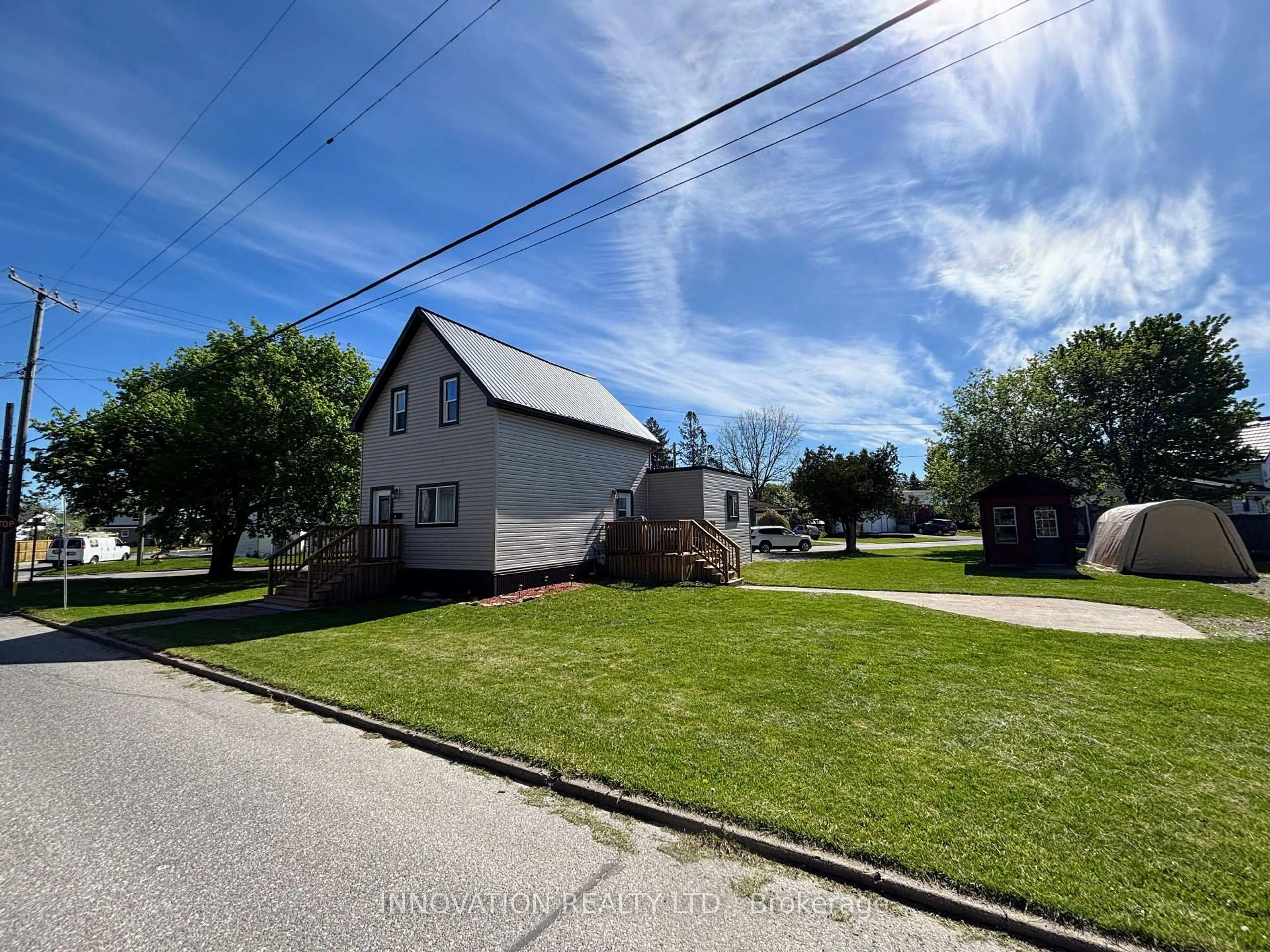 Unknown for 27 Anne St, Smiths Falls Ontario K7A 2R1