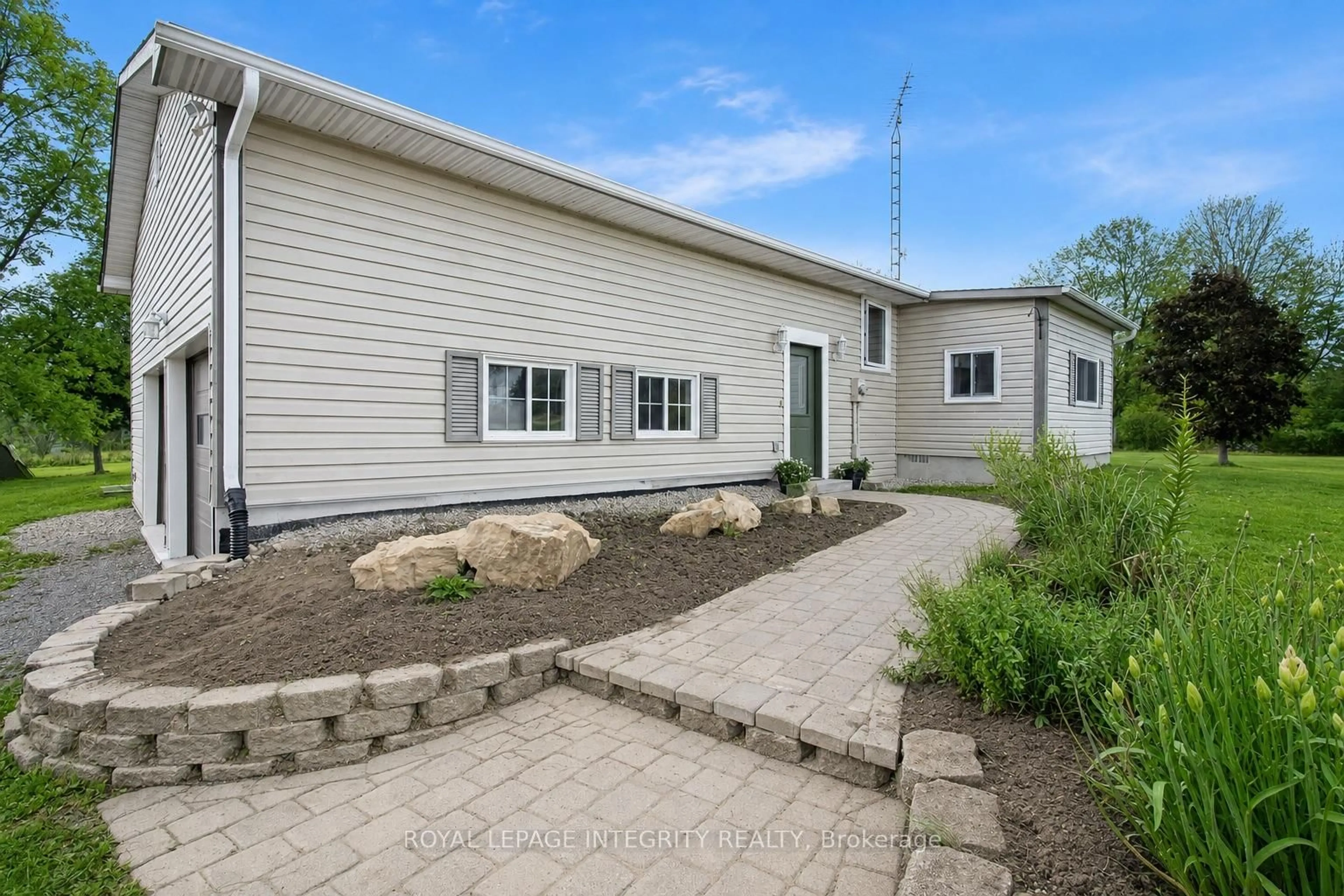 Unknown for 677 Bowes Sdrd, Perth Ontario K7H 3C6