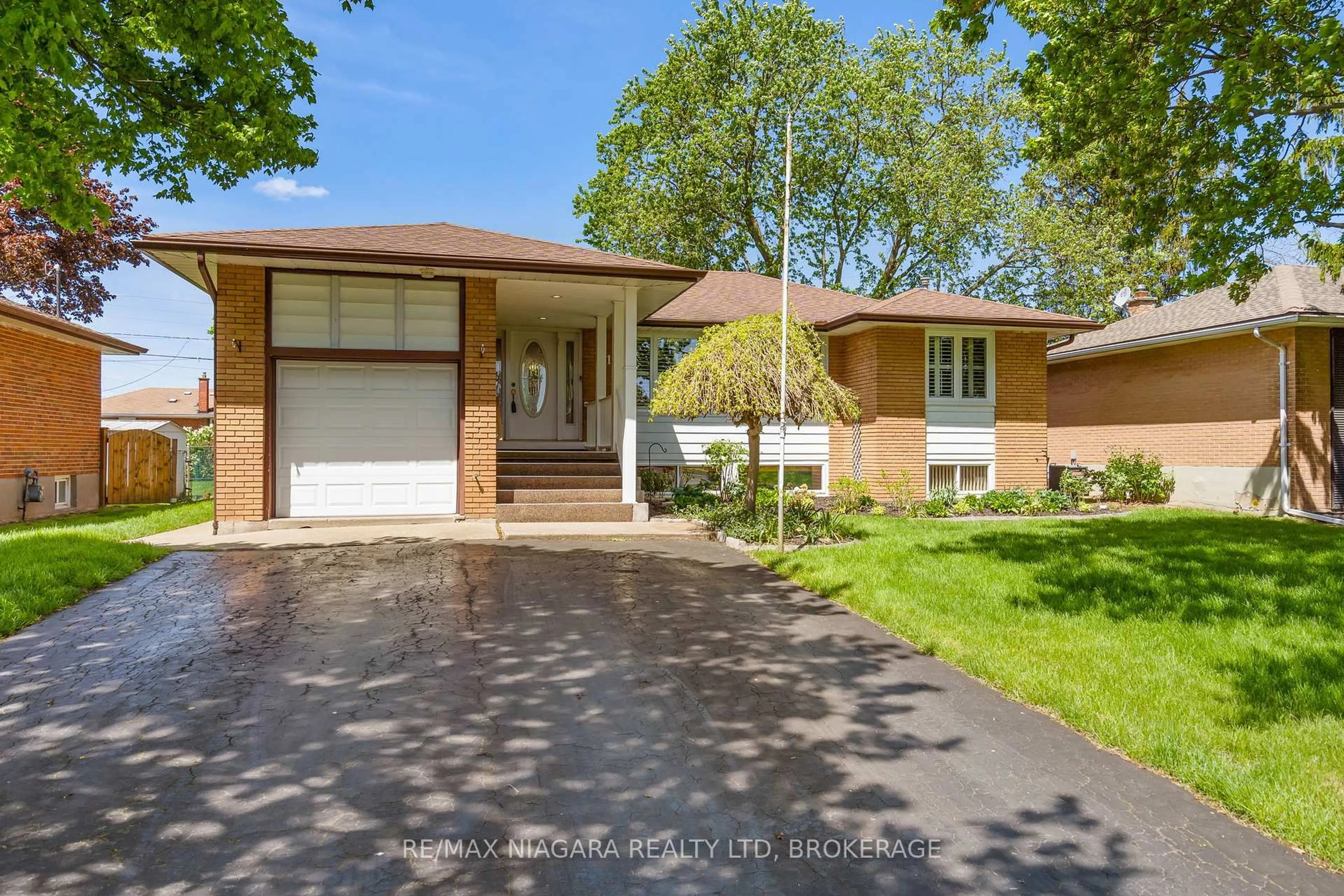 Unknown for 17 Sheba Cres, Port Colborne Ontario L3K 5M4