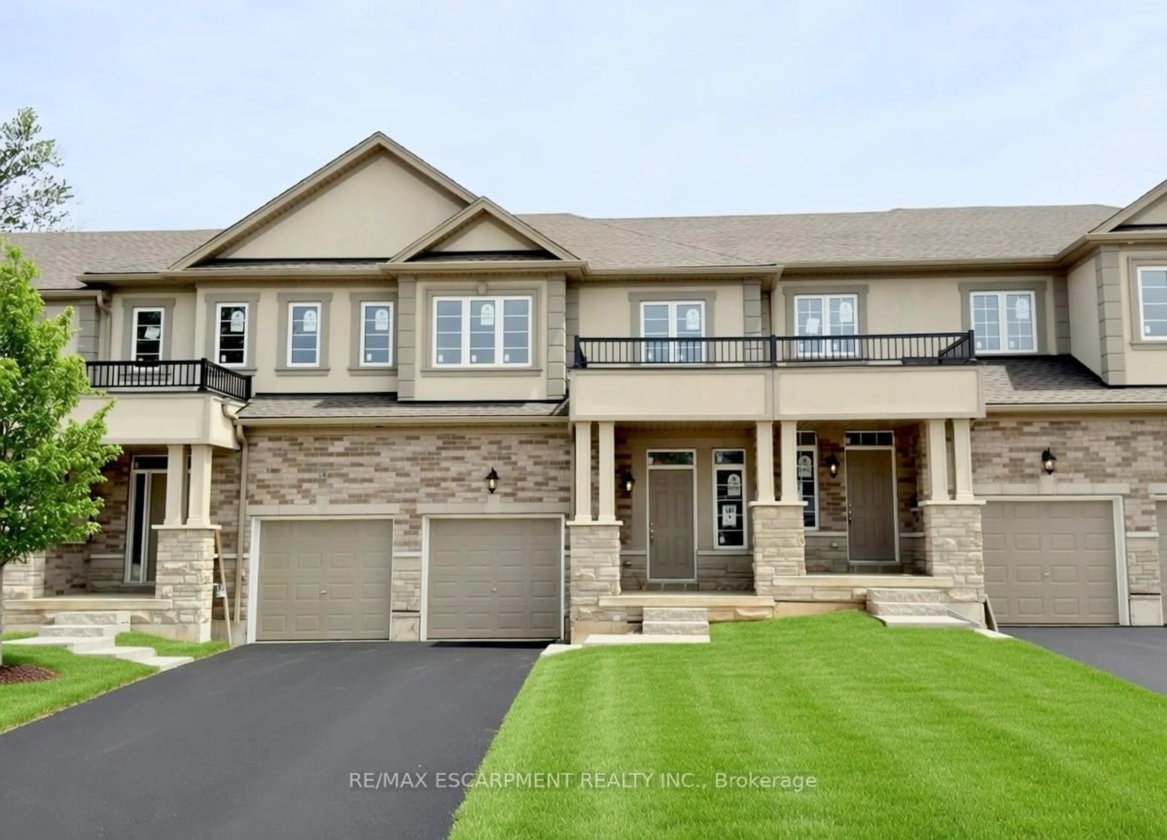 Unknown for 11 DAVINCI Blvd, Hamilton Ontario L9B 1B7