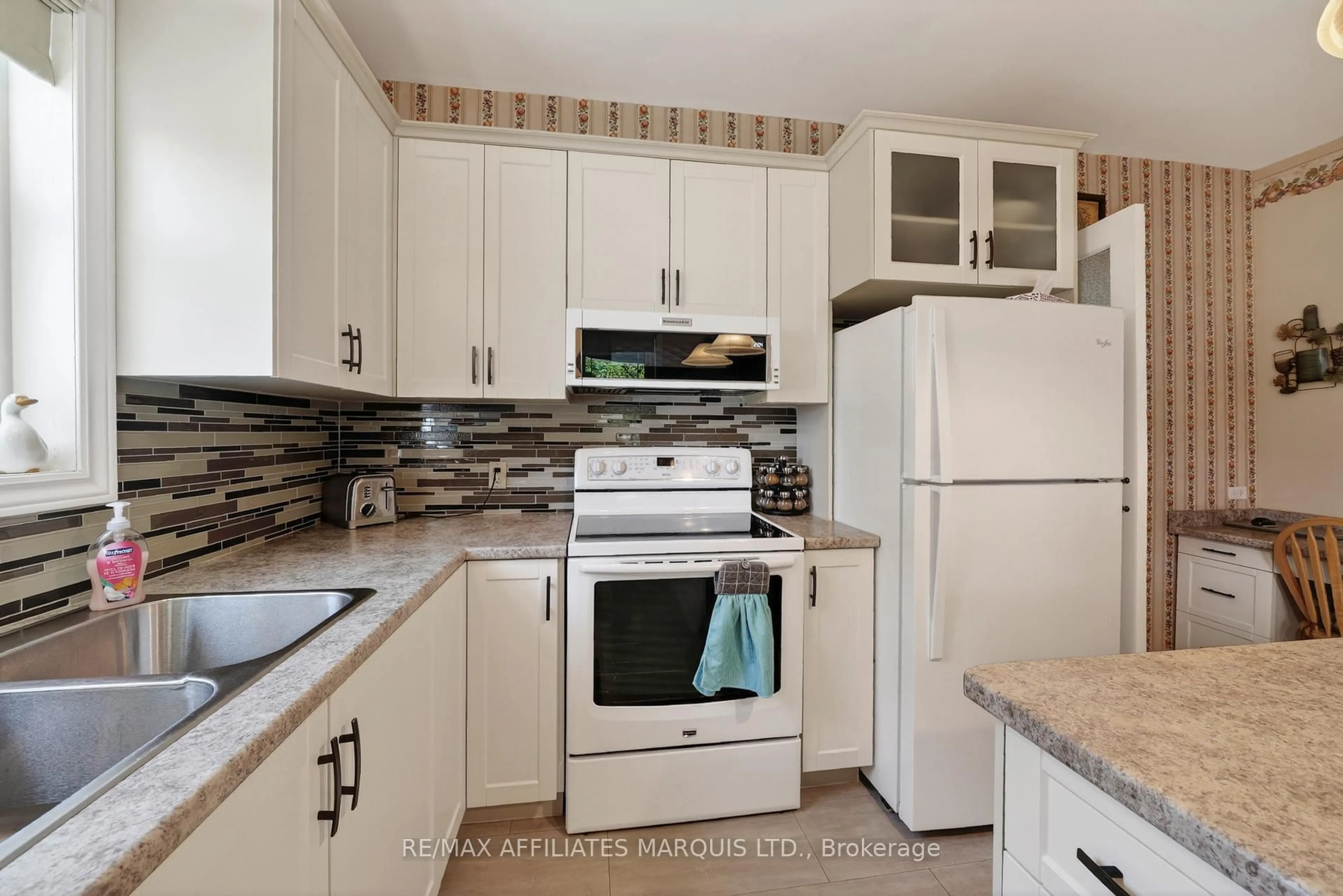 Unknown for 127 Lawrence Ave, Cornwall Ontario K6H 4H4