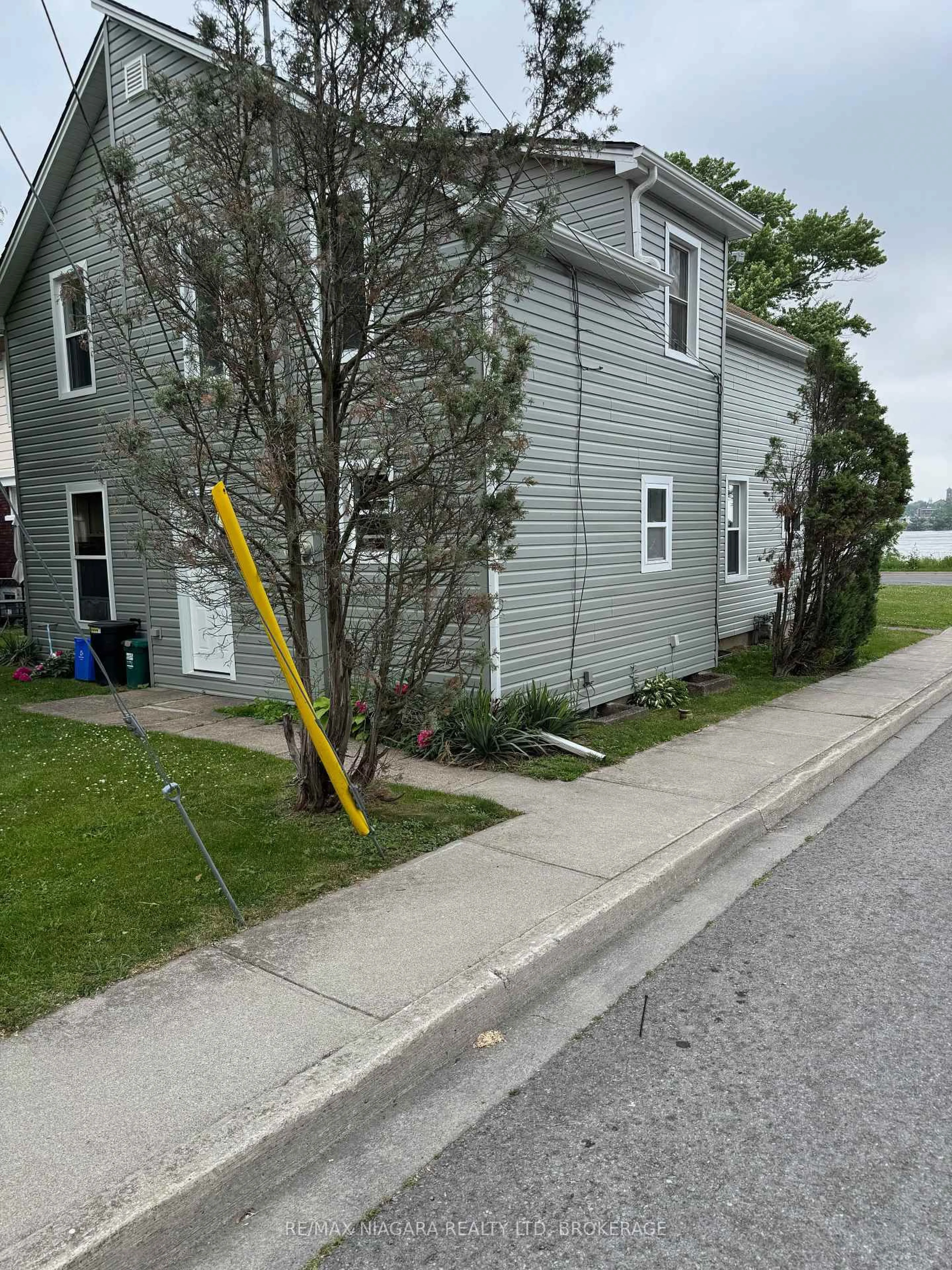 Unknown for 697 Niagara Blvd, Fort Erie Ontario L2A 3J1