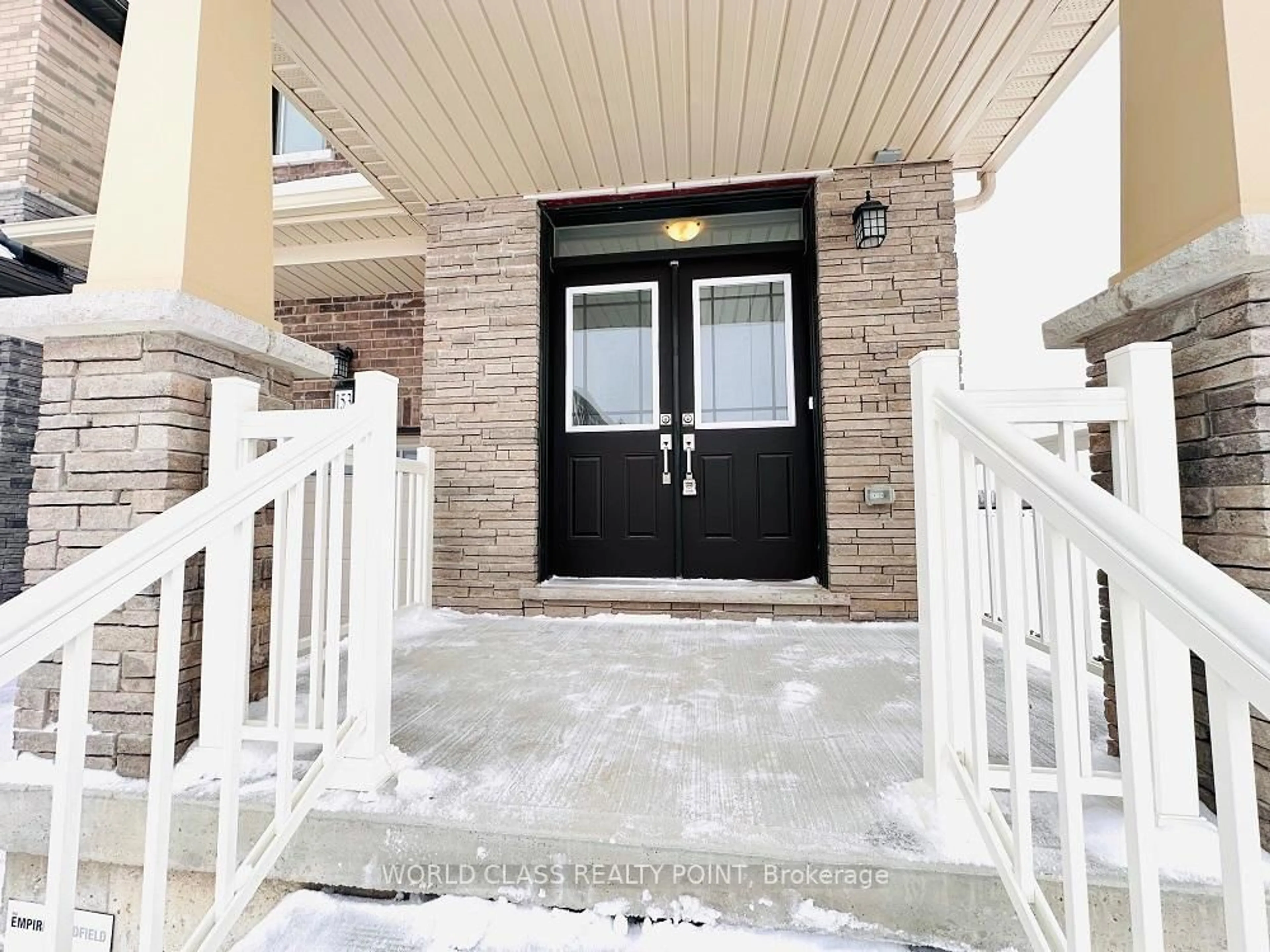 Indoor entryway for 153 Wilmot Rd, Brantford Ontario N3T 0W5