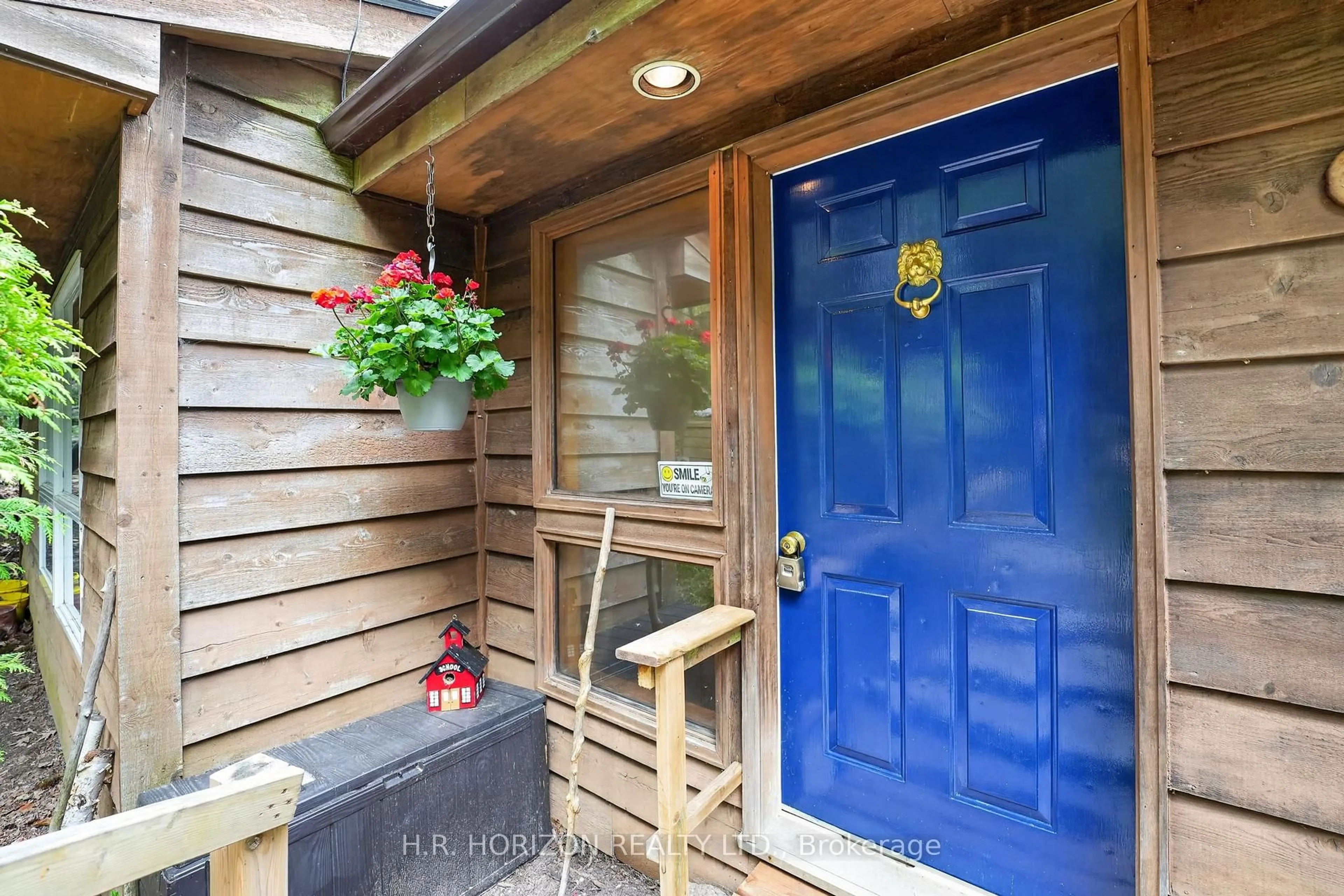 Indoor entryway for 1029 Starlight Rd, Minden Hills Ontario K0M 2K0