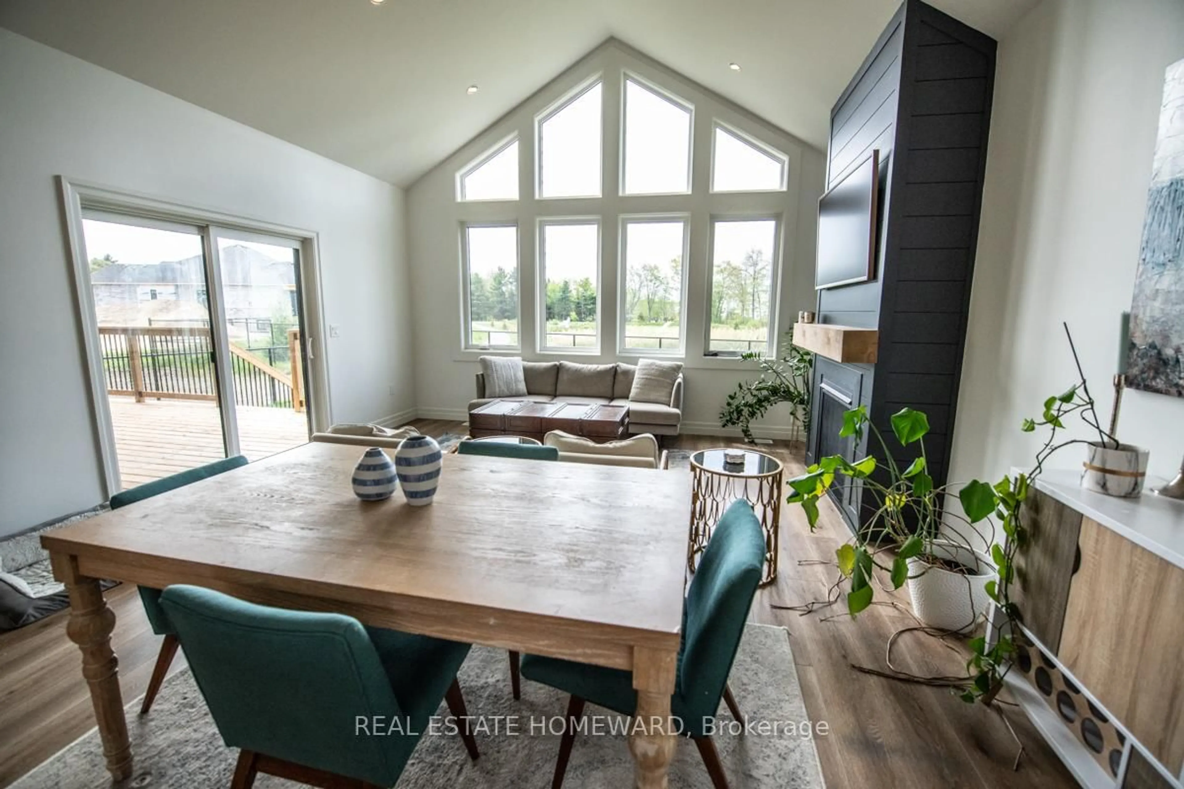 Unknown for 25 Vista Cres, Ingleside Ontario K8V 5P4