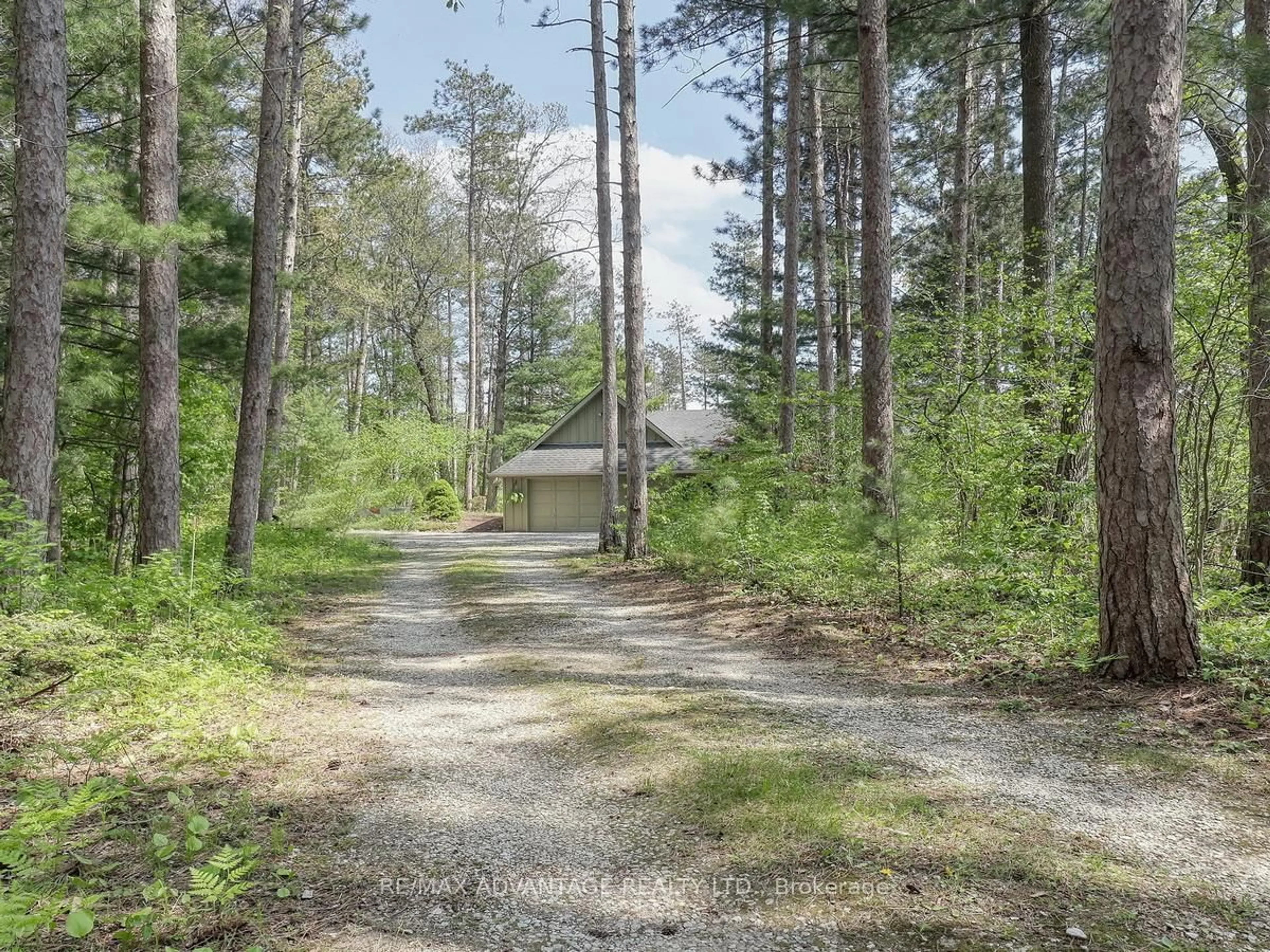 Unknown for 10404 Pinetree Dr, Lambton Shores Ontario N0M 1T0
