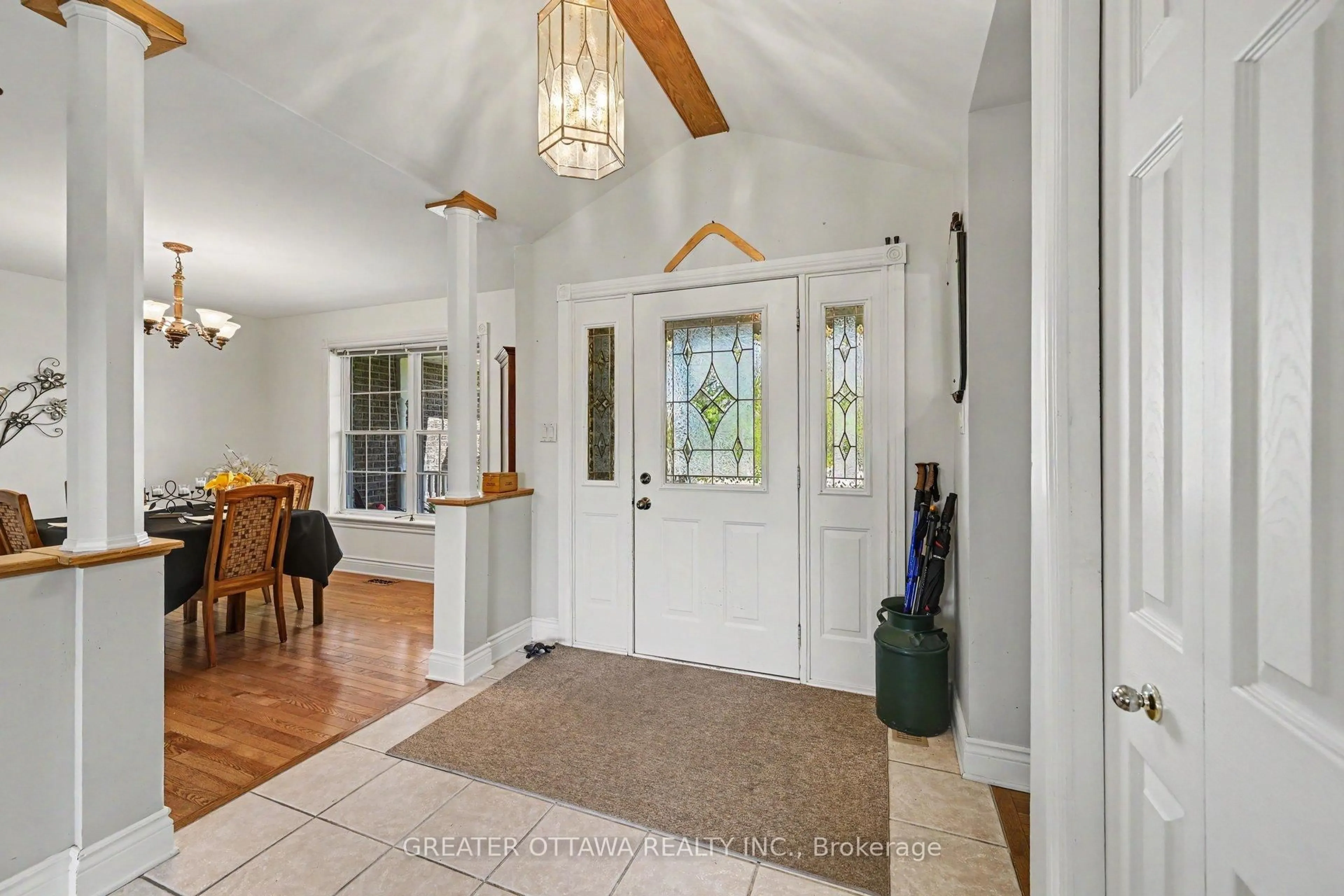 Indoor entryway for 149 Heather Cres, Almonte Ontario K0A 1A0