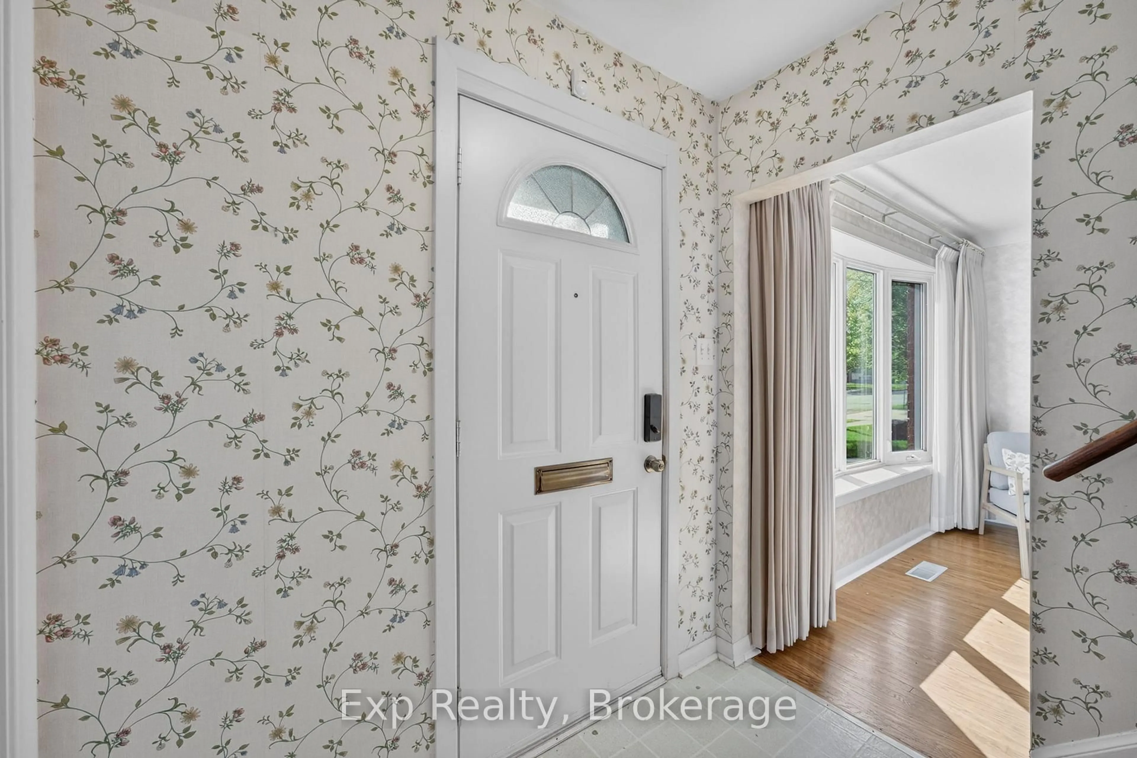 Indoor entryway for 78 Van Order Dr, Kingston Ontario K7M 1B7