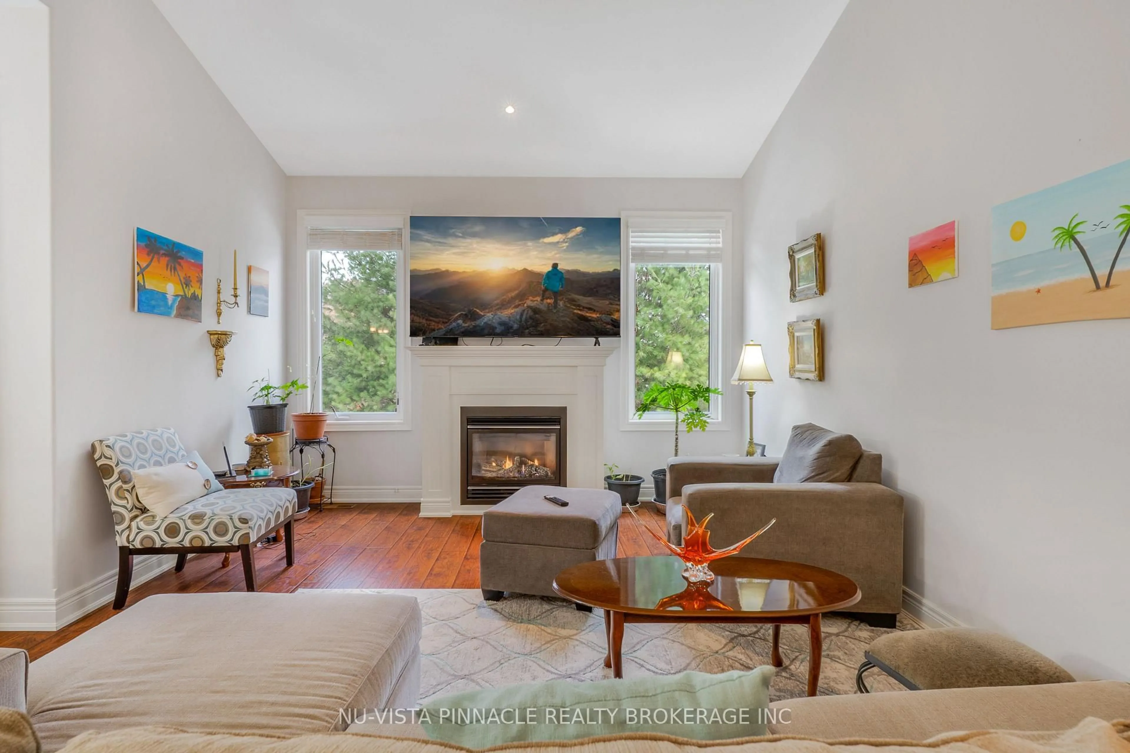Living room with furniture, unknown for 19 Hillside Dr #10, Niagara-on-the-Lake Ontario L0S 1J0