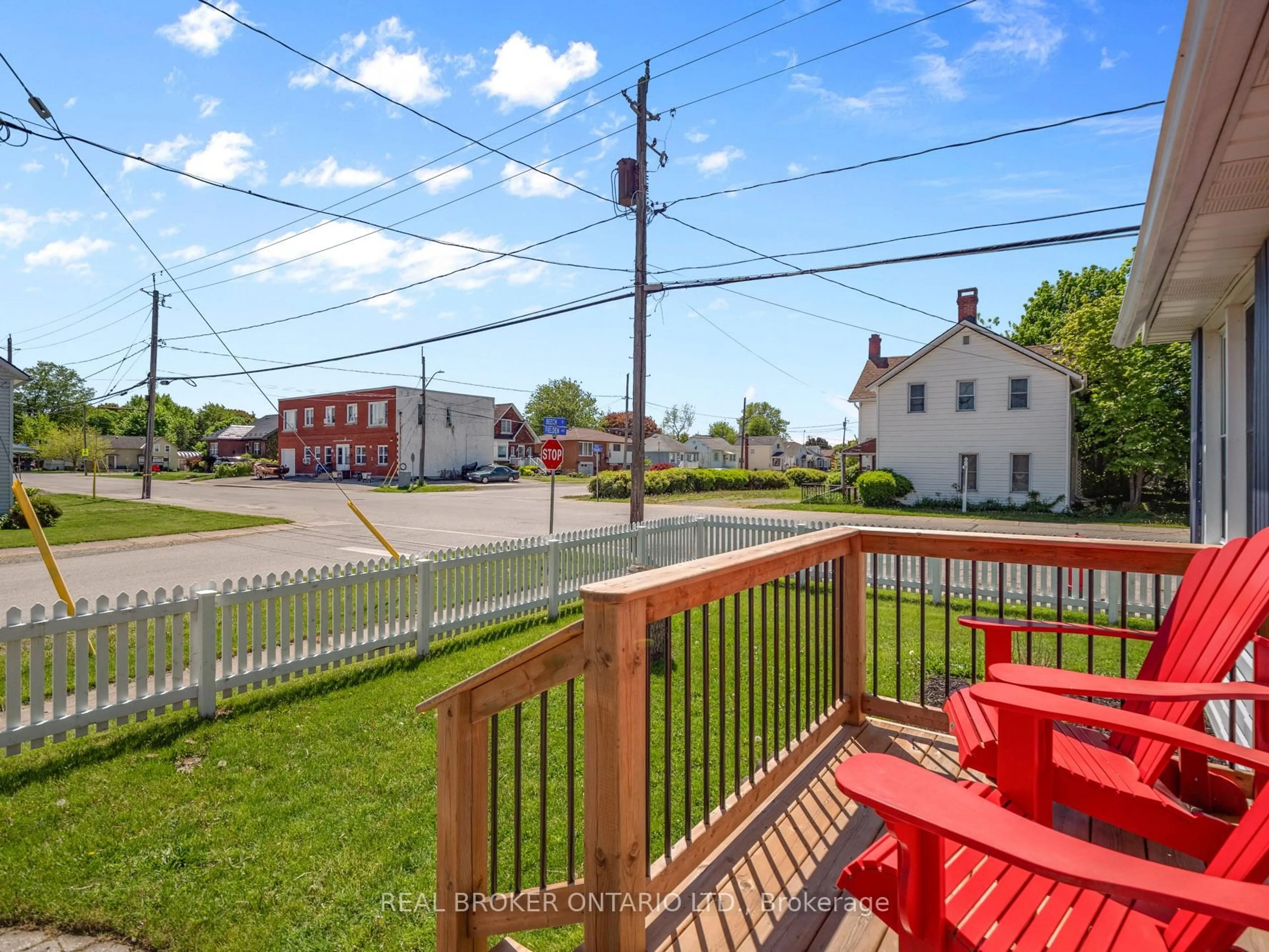 Patio, street for 31 BEECH St, Port Colborne Ontario L3K 3N7