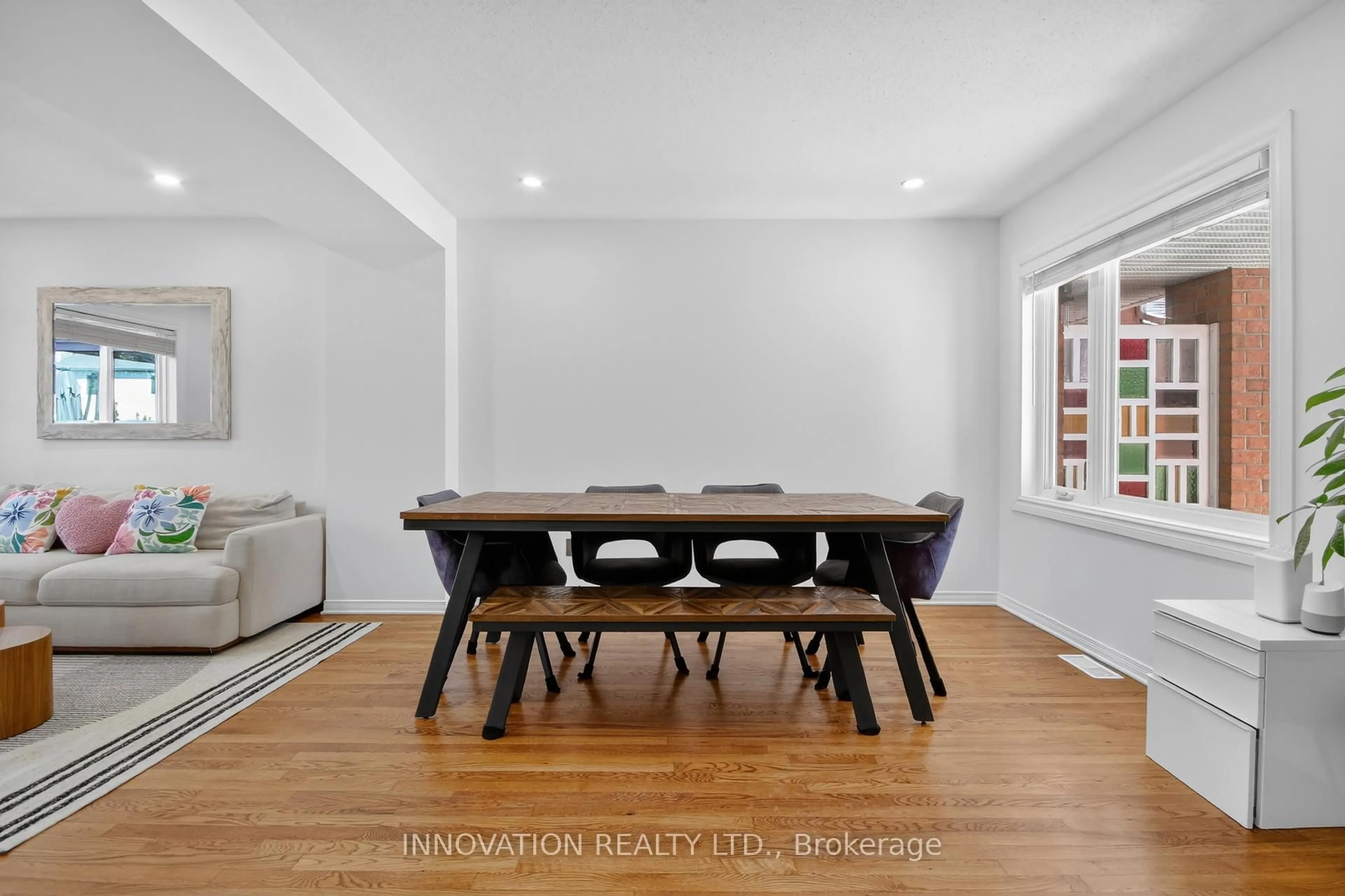 Dining room, wood/laminate floor for 234 Mountshannon Dr, Ottawa Ontario K2J 4N5