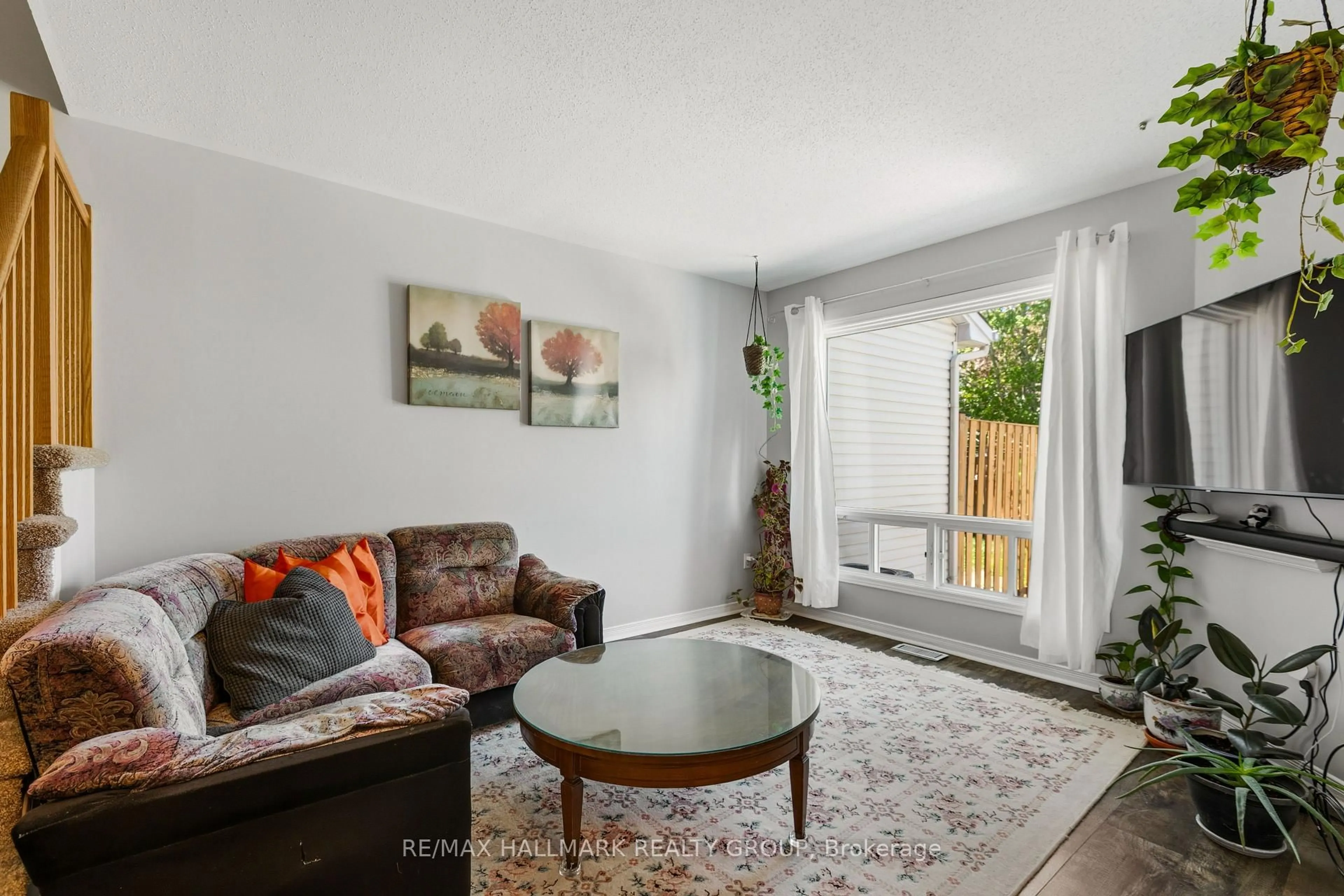 Living room with furniture, unknown for 290 Stoneway Dr, Ottawa Ontario K2G 6B8