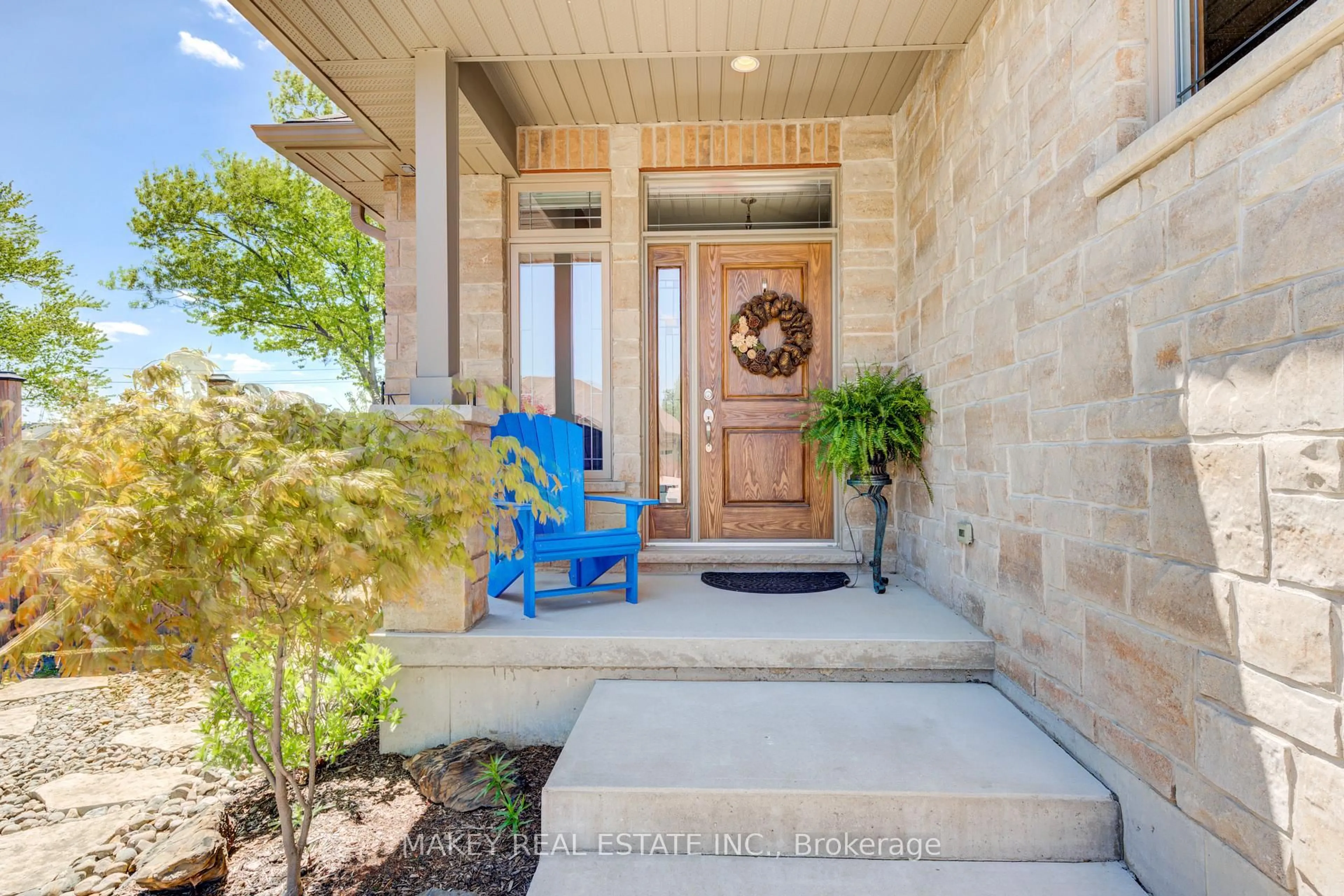Indoor entryway for 10 Ridgewood Crt, Woodstock Ontario N4T 0E5