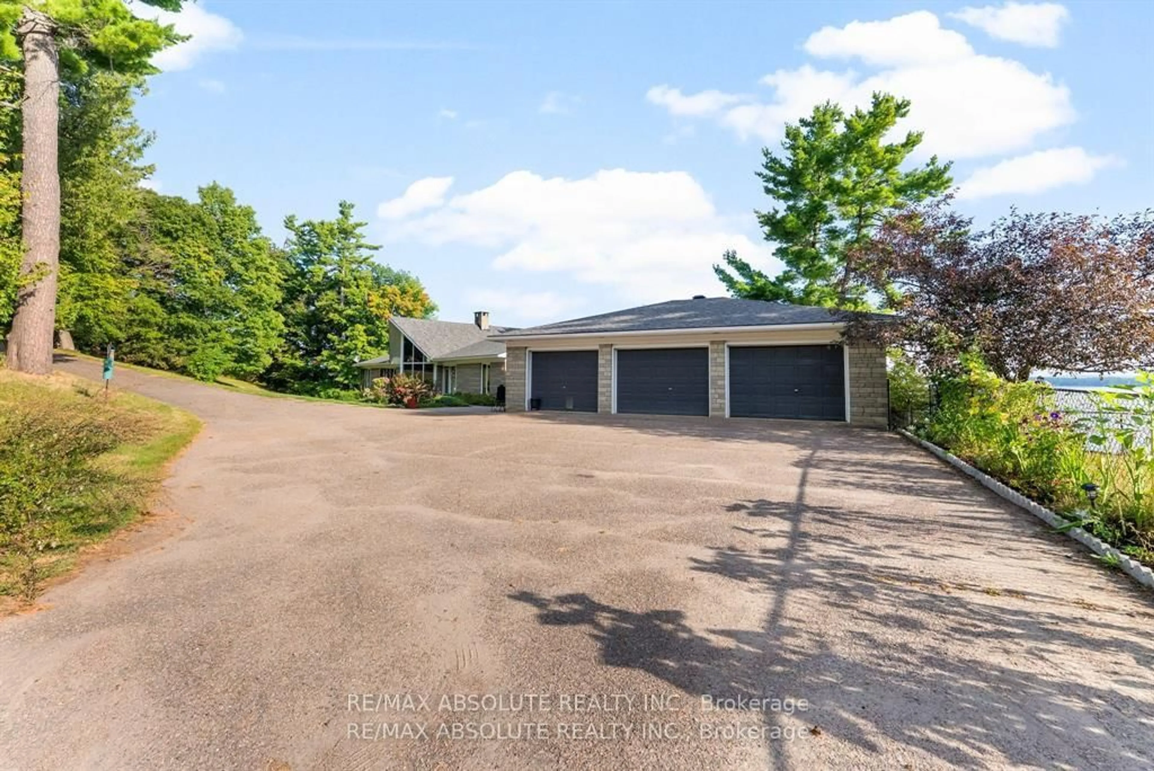 A pic from outside/outdoor area/front of a property/back of a property/a pic from drone, unknown for 1724 River Rd, Braeside Ontario K0A 1G0