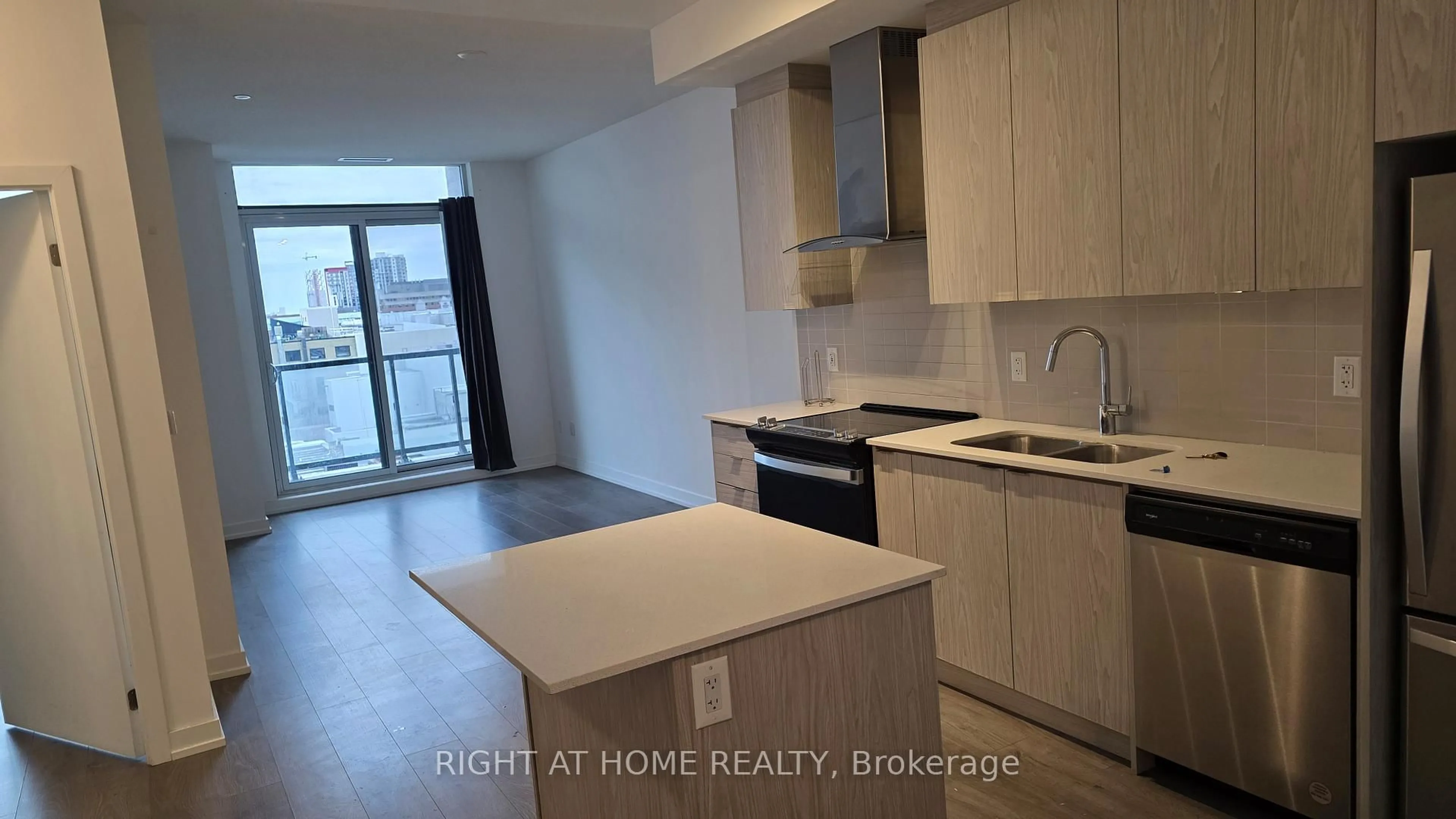 Unknown for 55 Duke St #412, Kitchener Ontario N2H 0B7