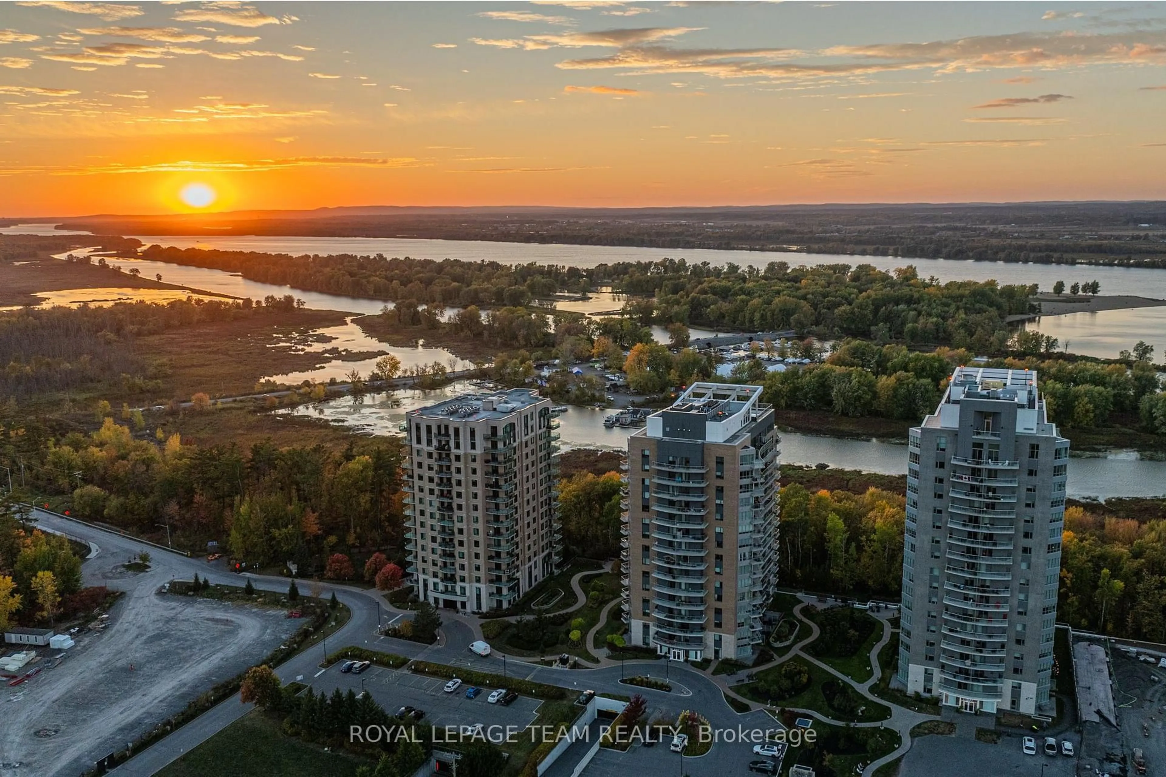 A pic from outside/outdoor area/front of a property/back of a property/a pic from drone, water/lake/river/ocean view for 200 Inlet Private #1106, Ottawa Ontario K4A 5H3