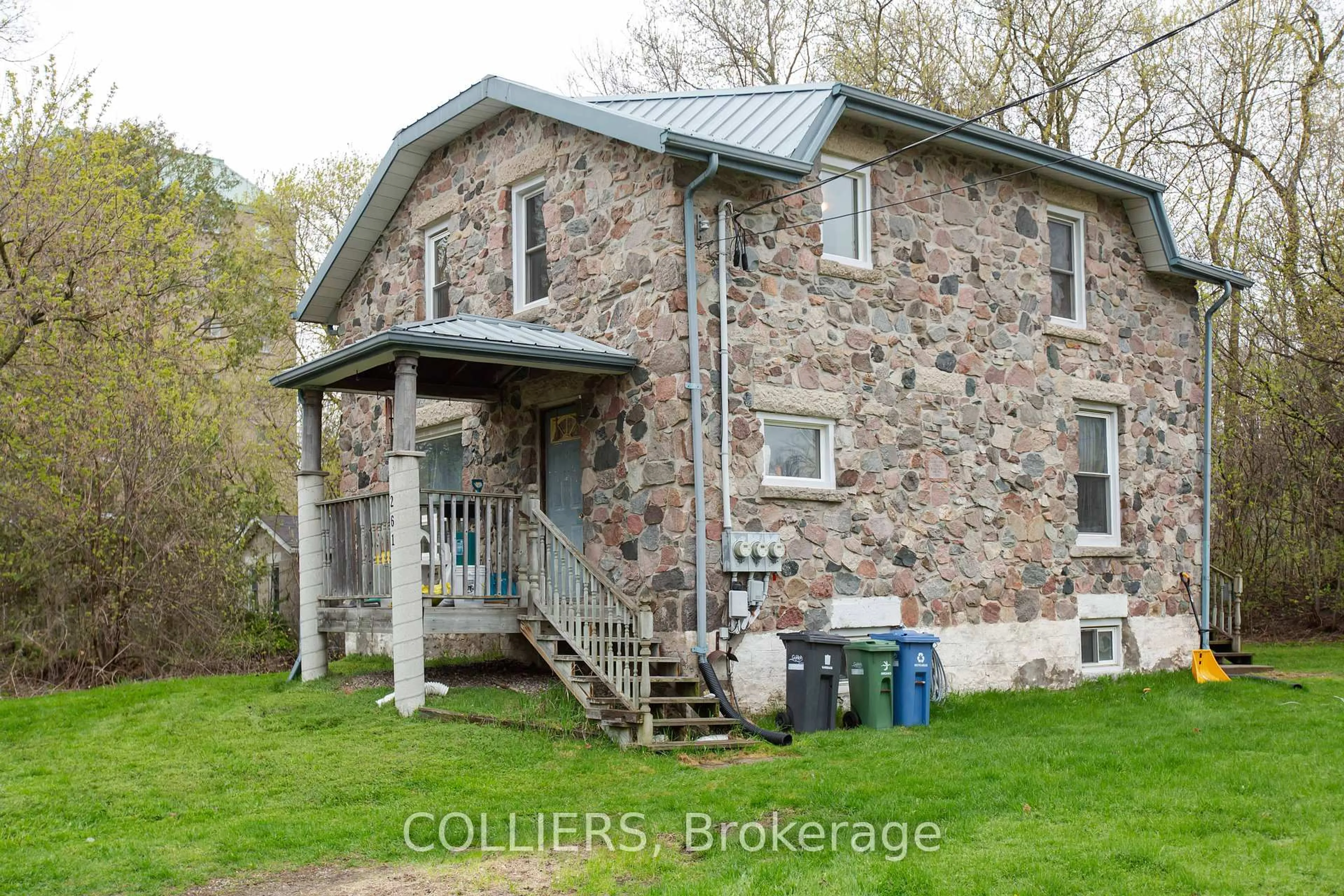 Unknown for 261-267 Bristol St, Guelph Ontario N1H 3M5