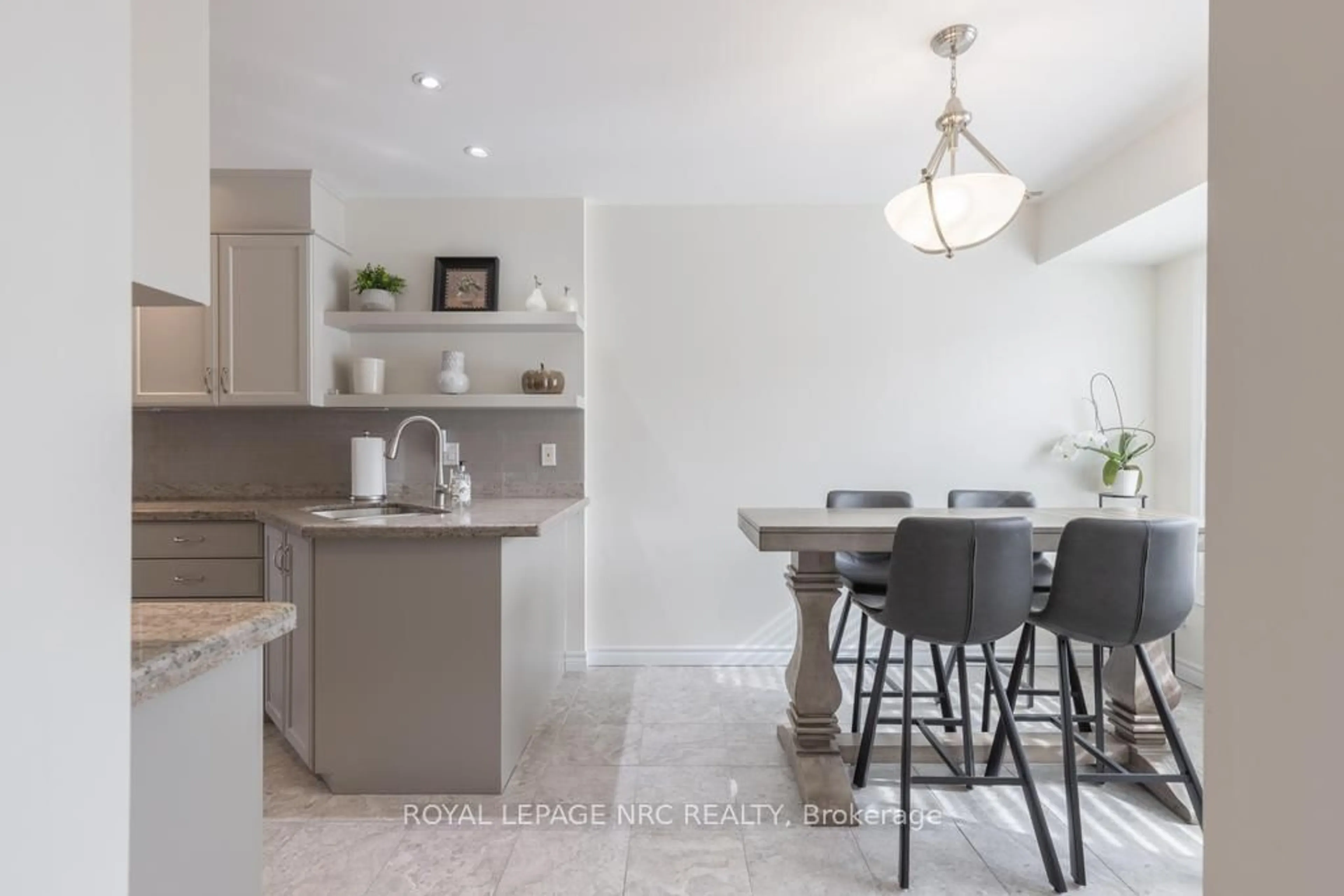 Contemporary kitchen, ceramic/tile floor for 121 Glen Morris Dr #10, St. Catharines Ontario L2T 4C5