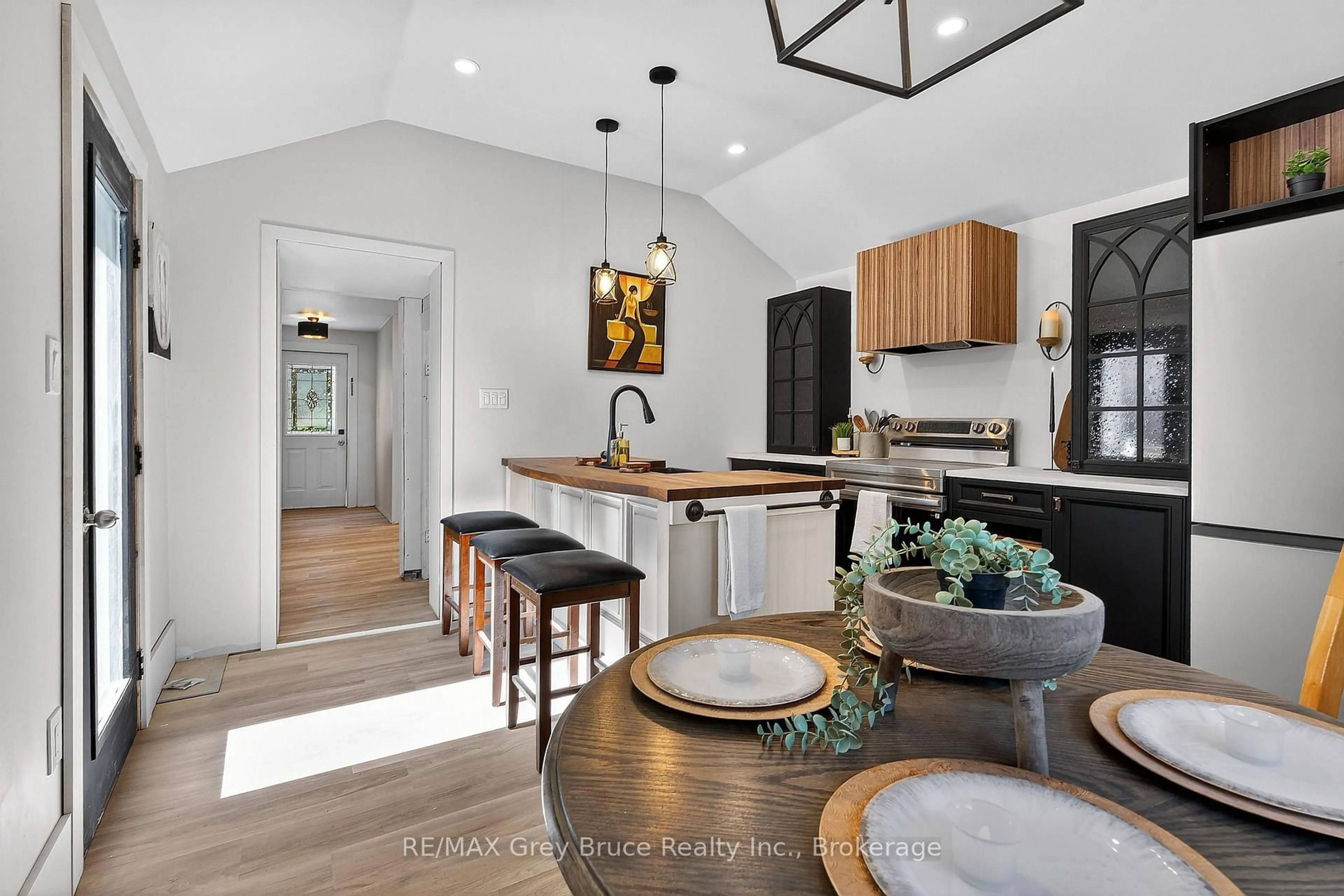 Open concept kitchen, unknown for 283 MARGARET St, Meaford Ontario N4L 1B5