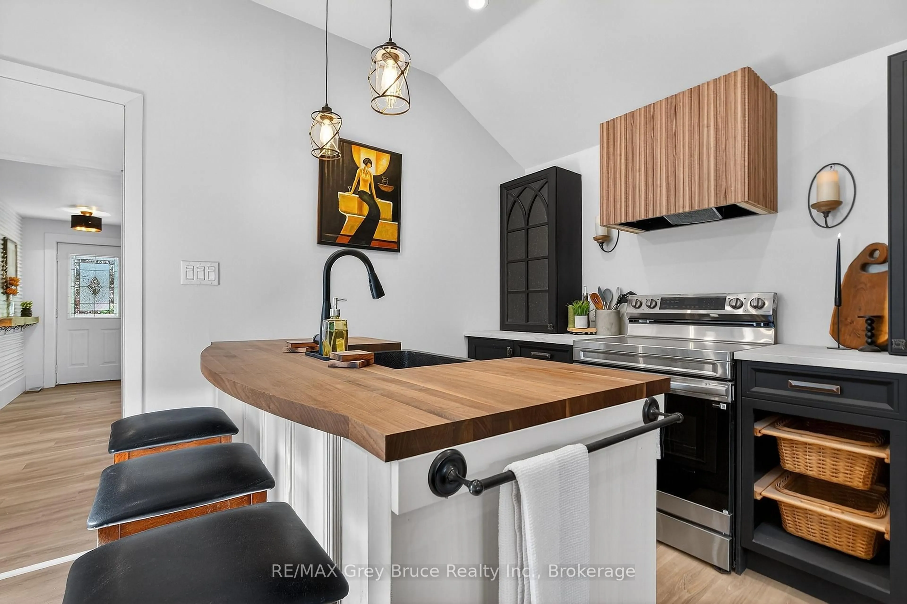 Open concept kitchen, unknown for 283 MARGARET St, Meaford Ontario N4L 1B5