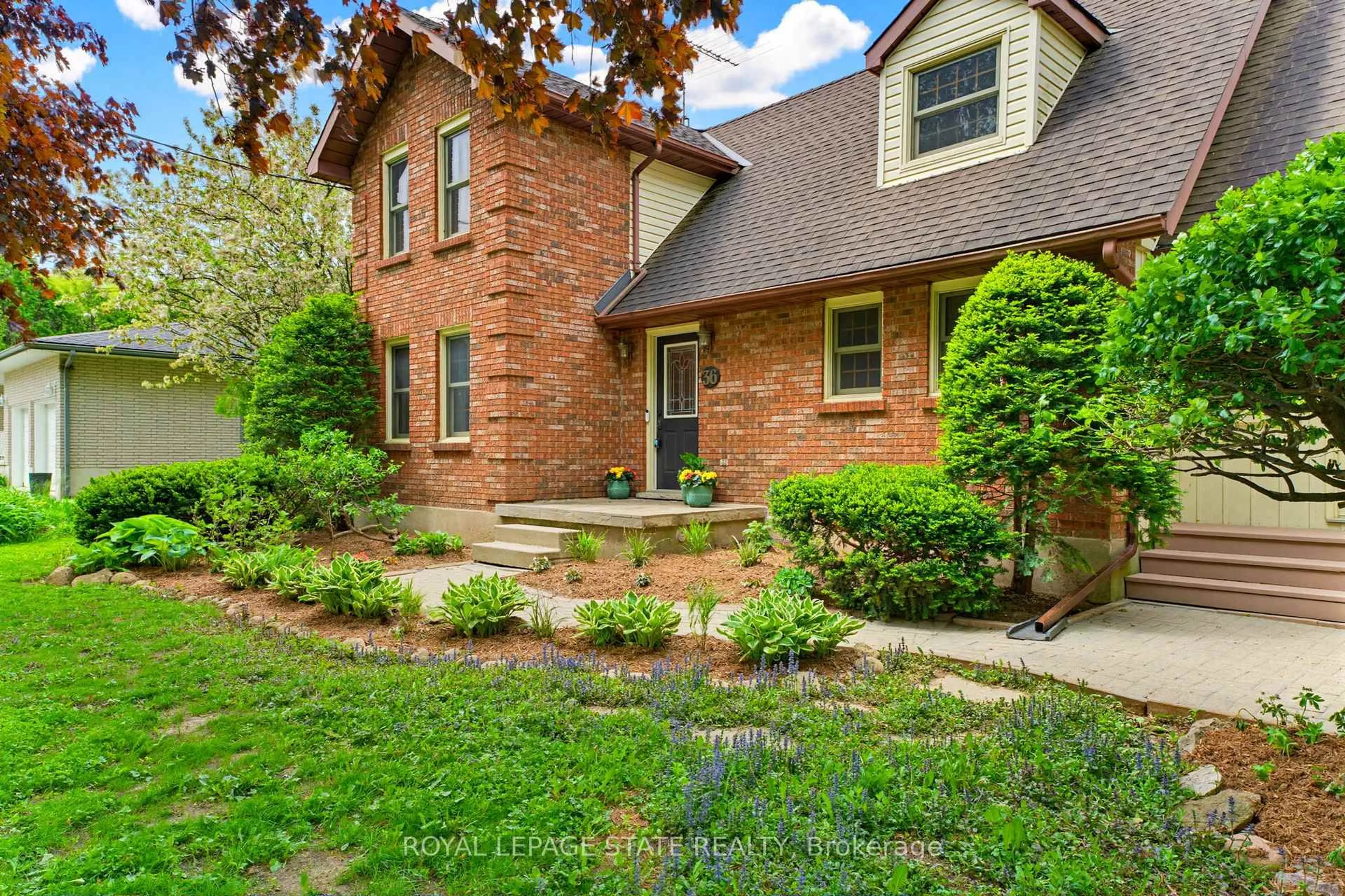 Home with brick exterior material, street for 36 Jane St, Cambridge Ontario N0B 1L0