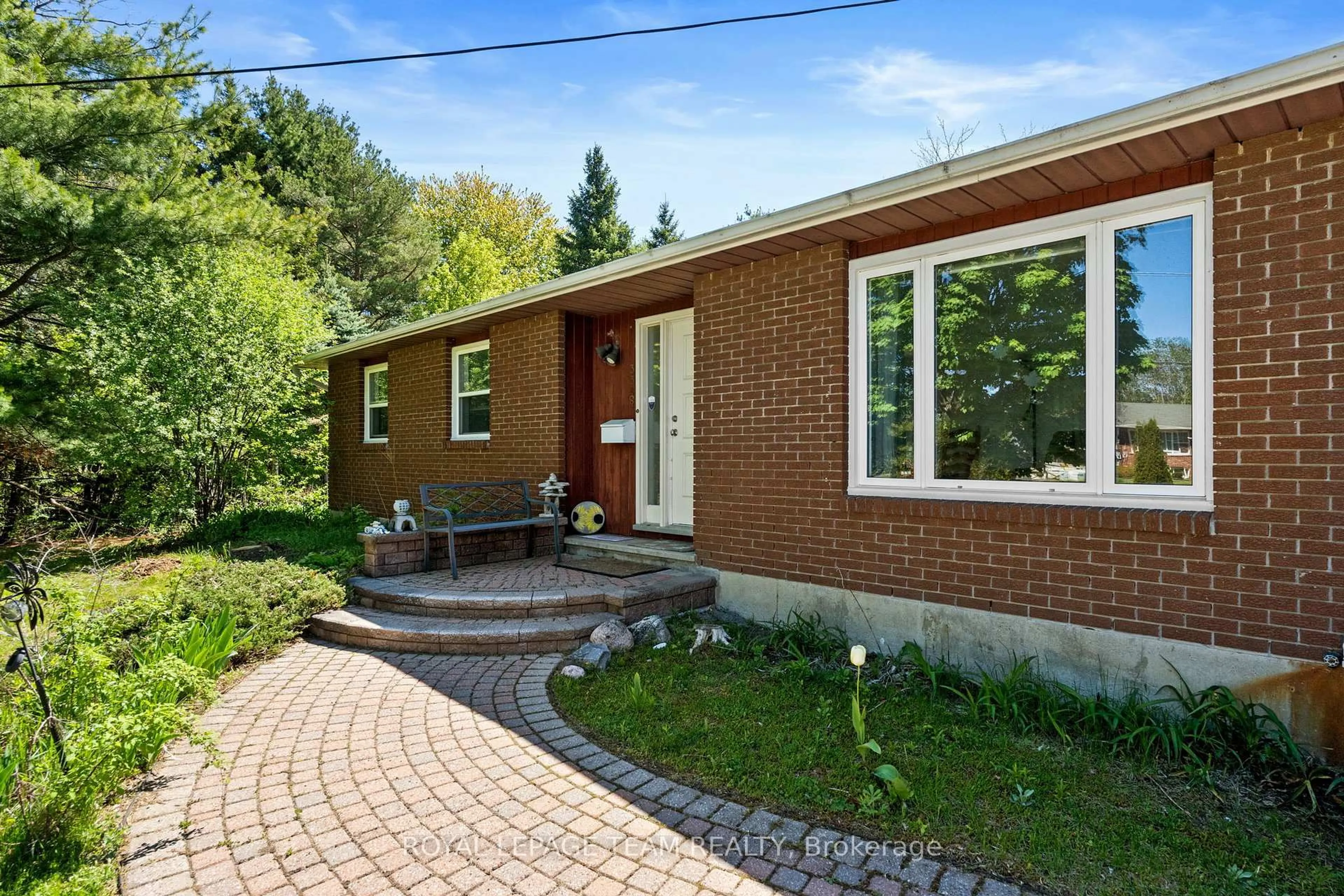 Home with brick exterior material, street for 3383 Elizabeth St, Osgoode Ontario K0A 2W0