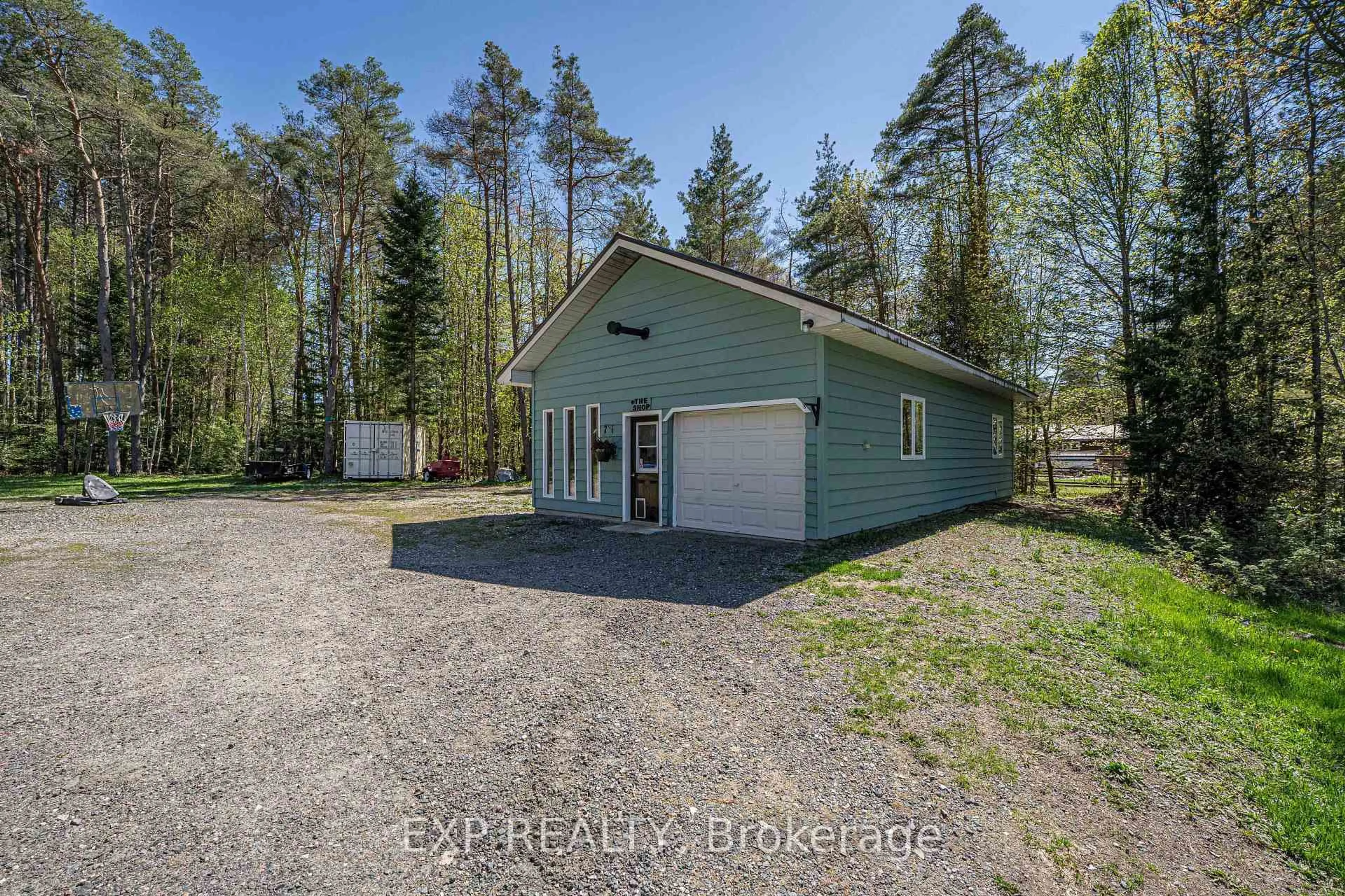 A pic from outside/outdoor area/front of a property/back of a property/a pic from drone, unknown for 1138 Skeleton Lake 2 Rd, Muskoka Lakes Ontario P0B 1M0