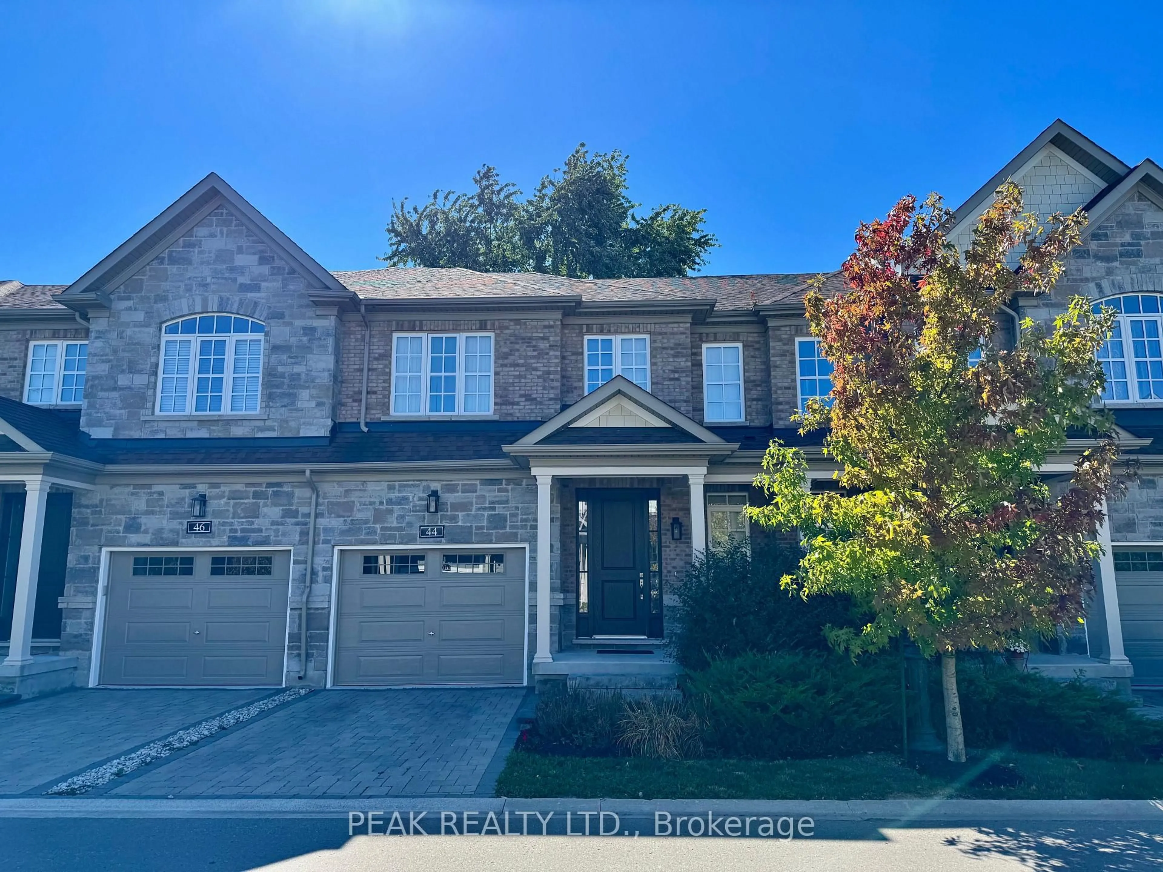 Home with brick exterior material, street for 44 Windsor Circ, Niagara-on-the-Lake Ontario L0S 1J0