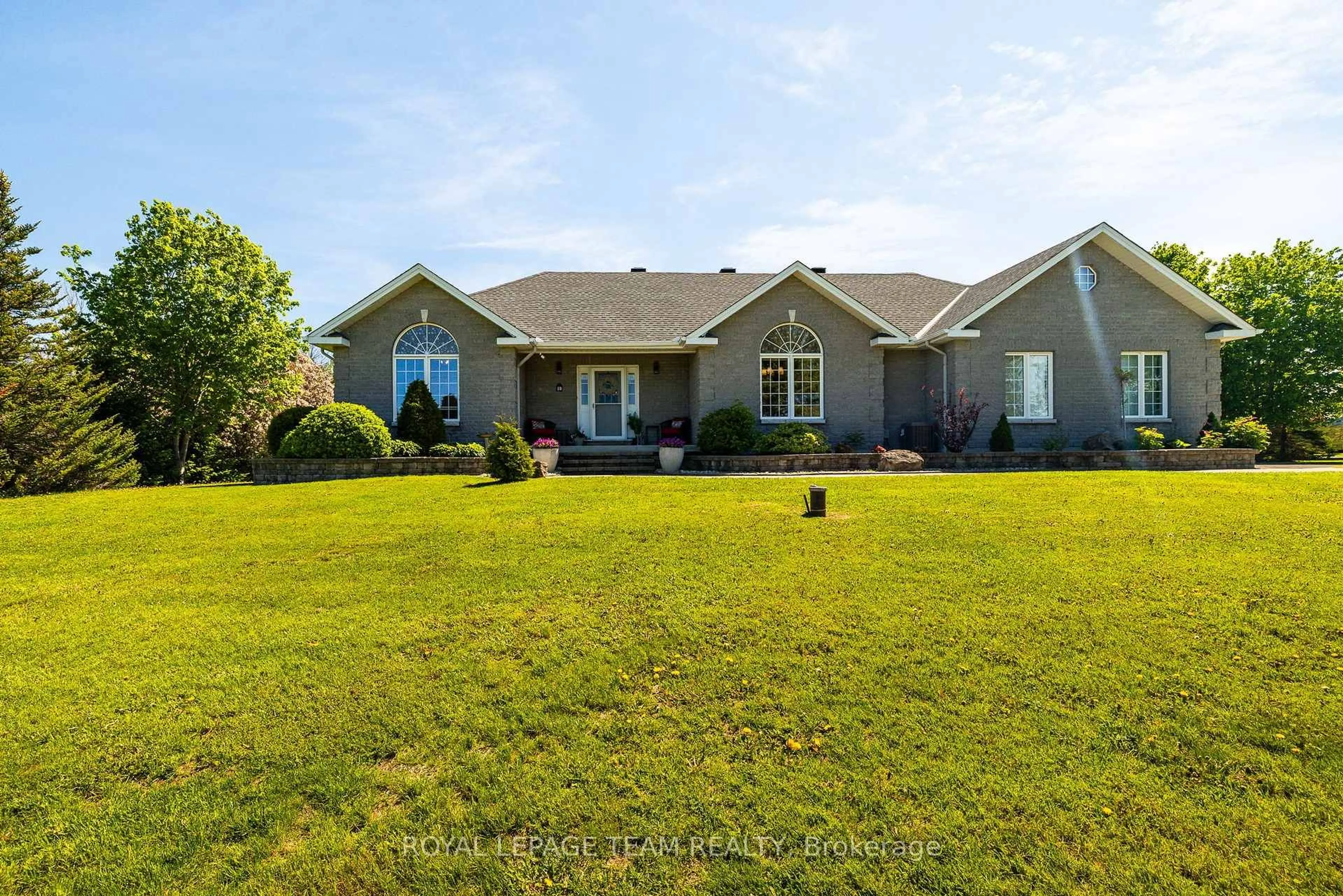 A pic from outside/outdoor area/front of a property/back of a property/a pic from drone, unknown for 10 Balmoral St, North Grenville Ontario K0G 1J0