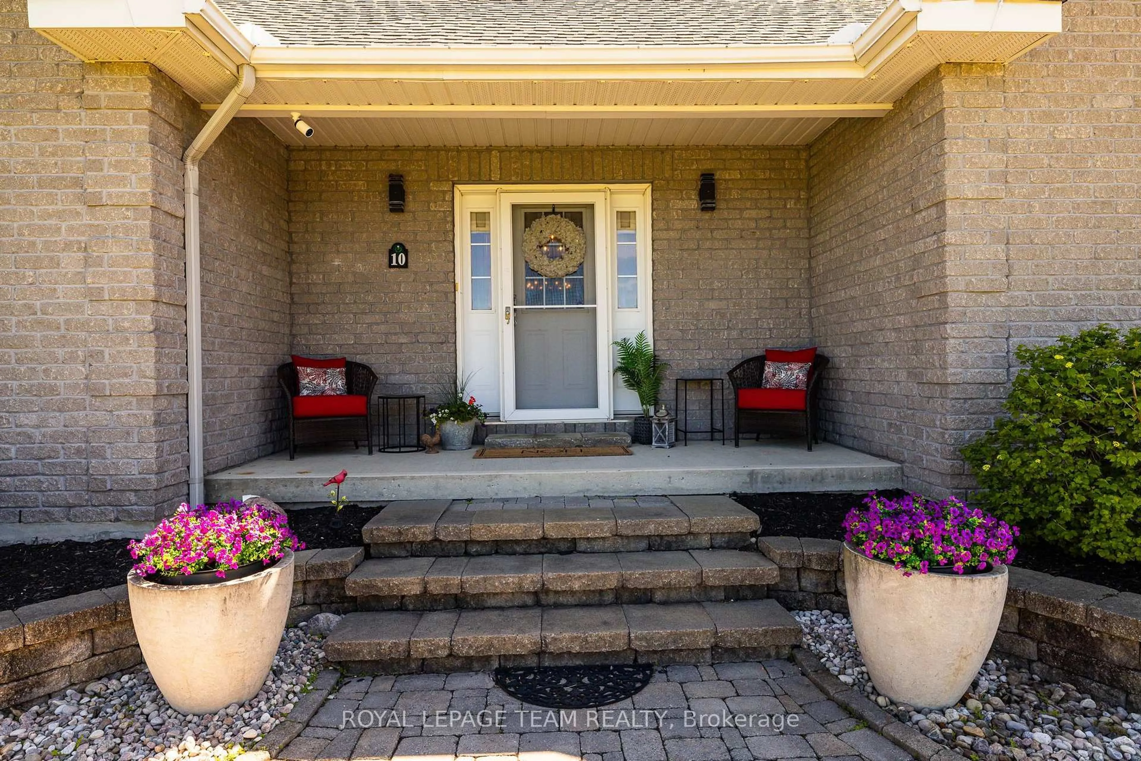 Indoor entryway for 10 Balmoral St, North Grenville Ontario K0G 1J0