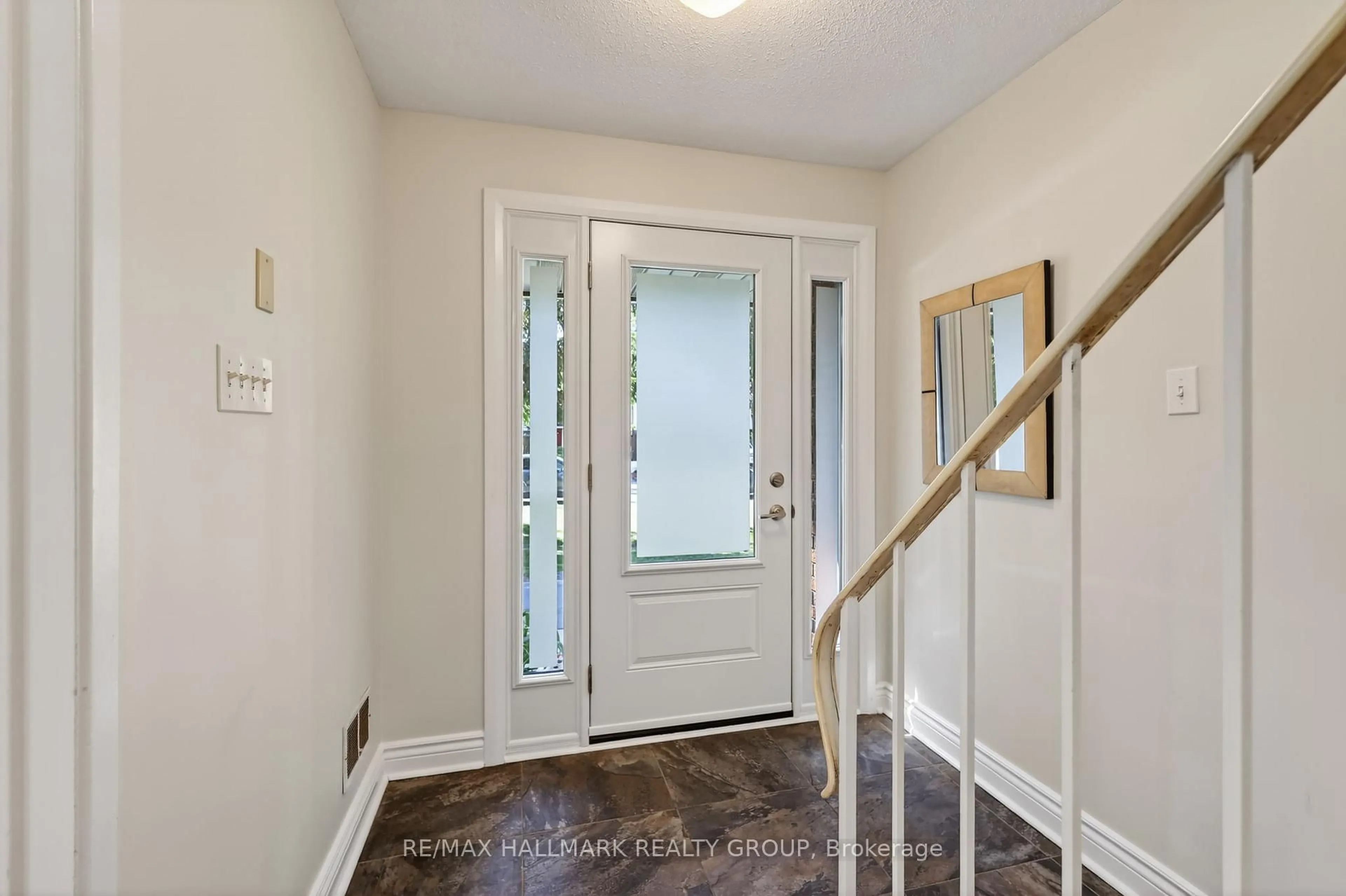 Indoor entryway for 3691 ALBION Rd #59, Ottawa Ontario K1T 1P2