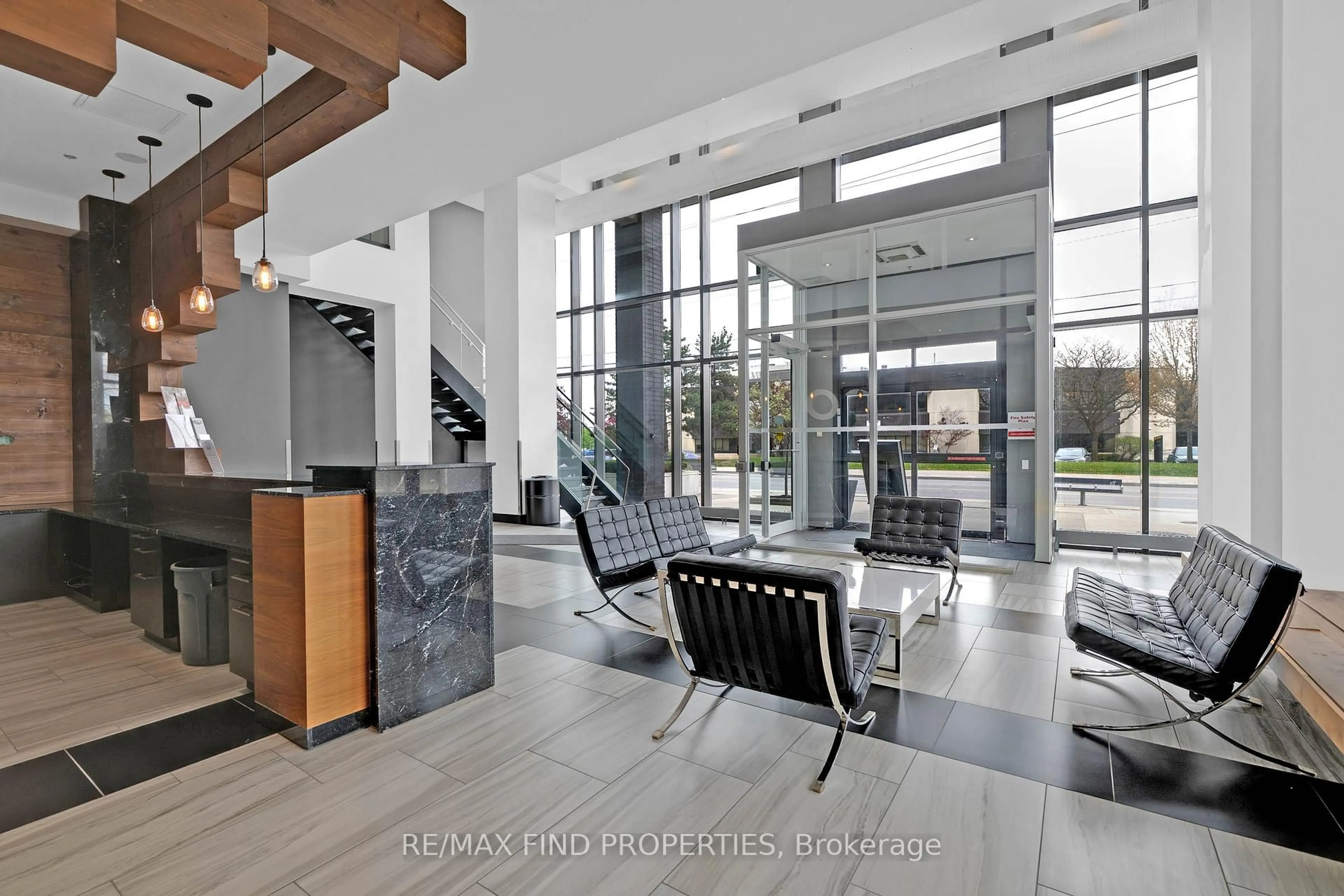 Indoor foyer for 330 Phillip St #2709, Waterloo Ontario N2L 3W9