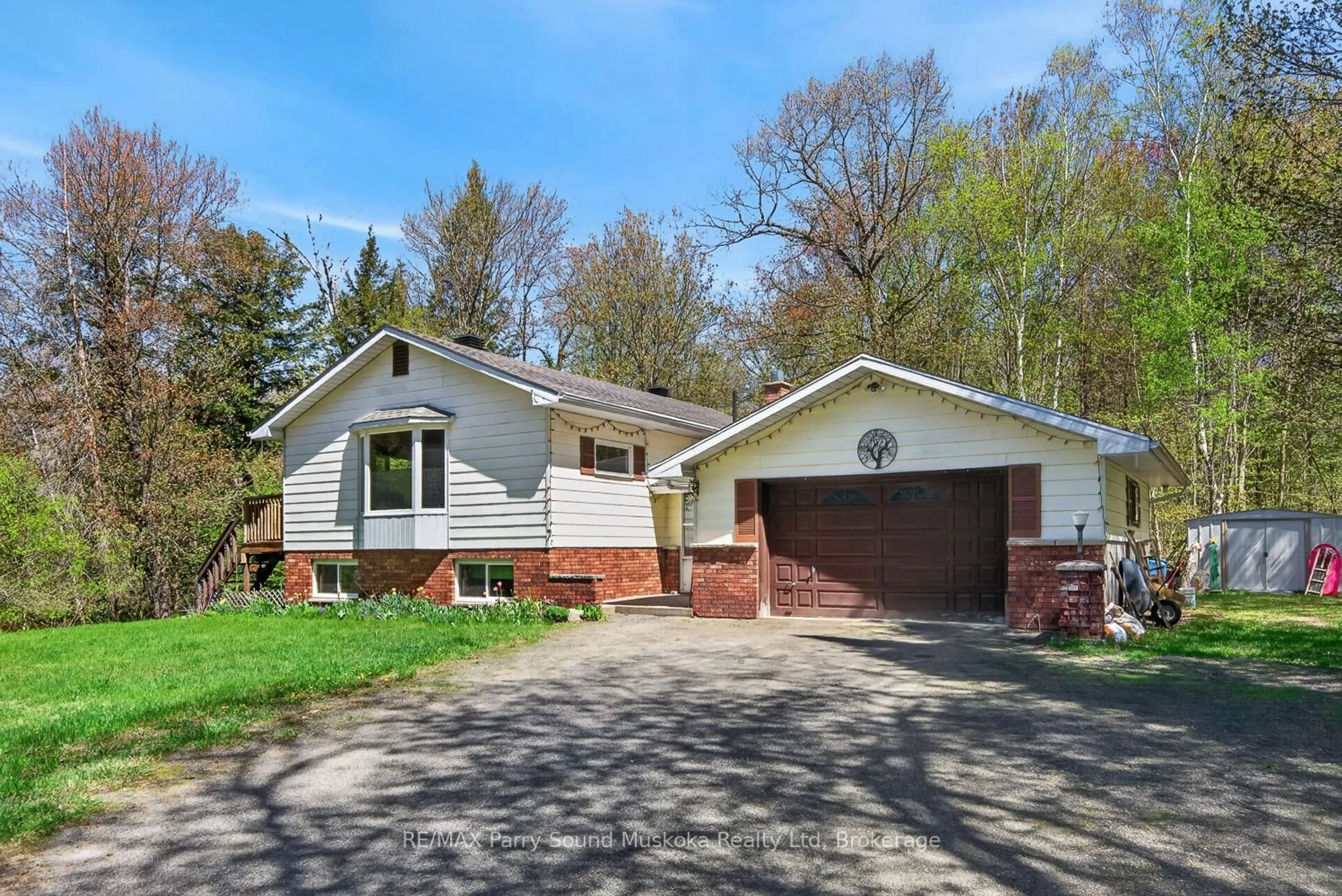 Home with brick exterior material, street for 29 Stoneman Dr, Seguin Ontario P2A 2W8