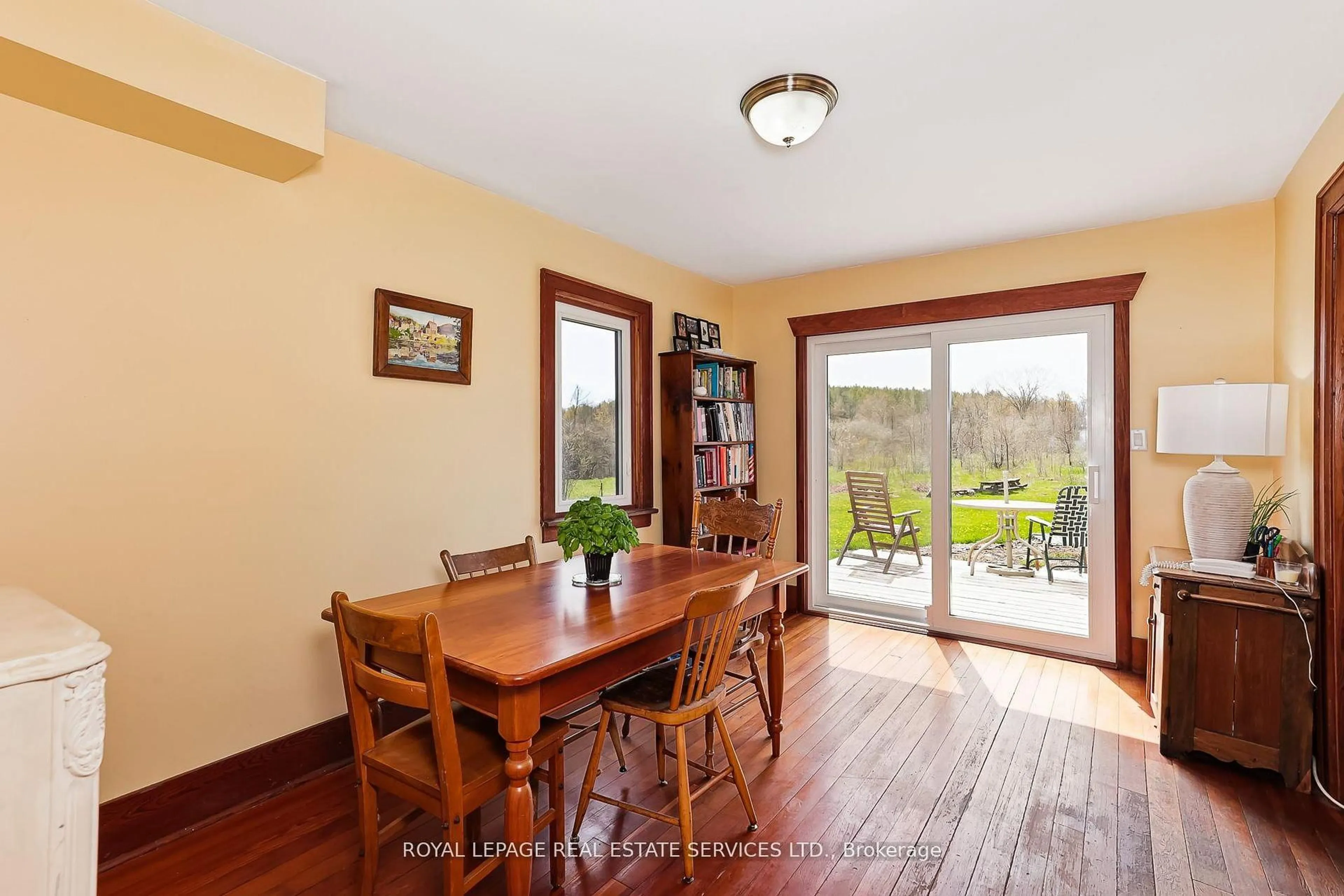 Dining room, wood/laminate floor for 58111 12th Line, Meaford Ontario N4L 1W5