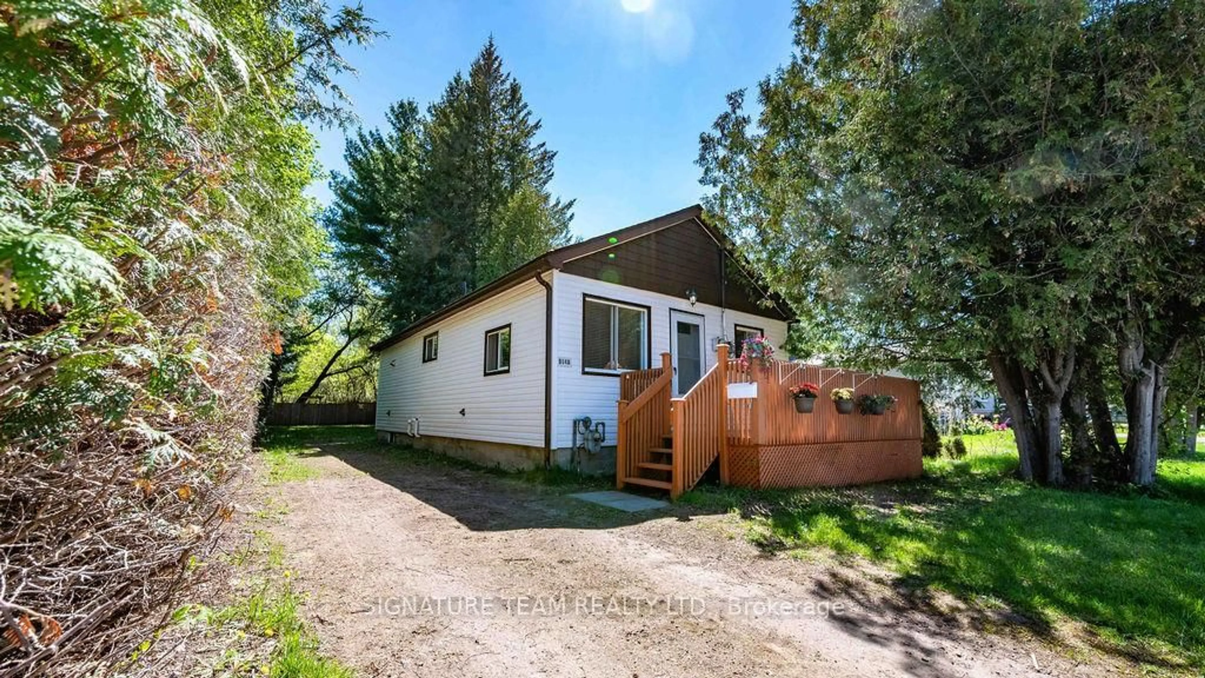 Unknown for 904A Lea St, Pembroke Ontario K8A 6H7