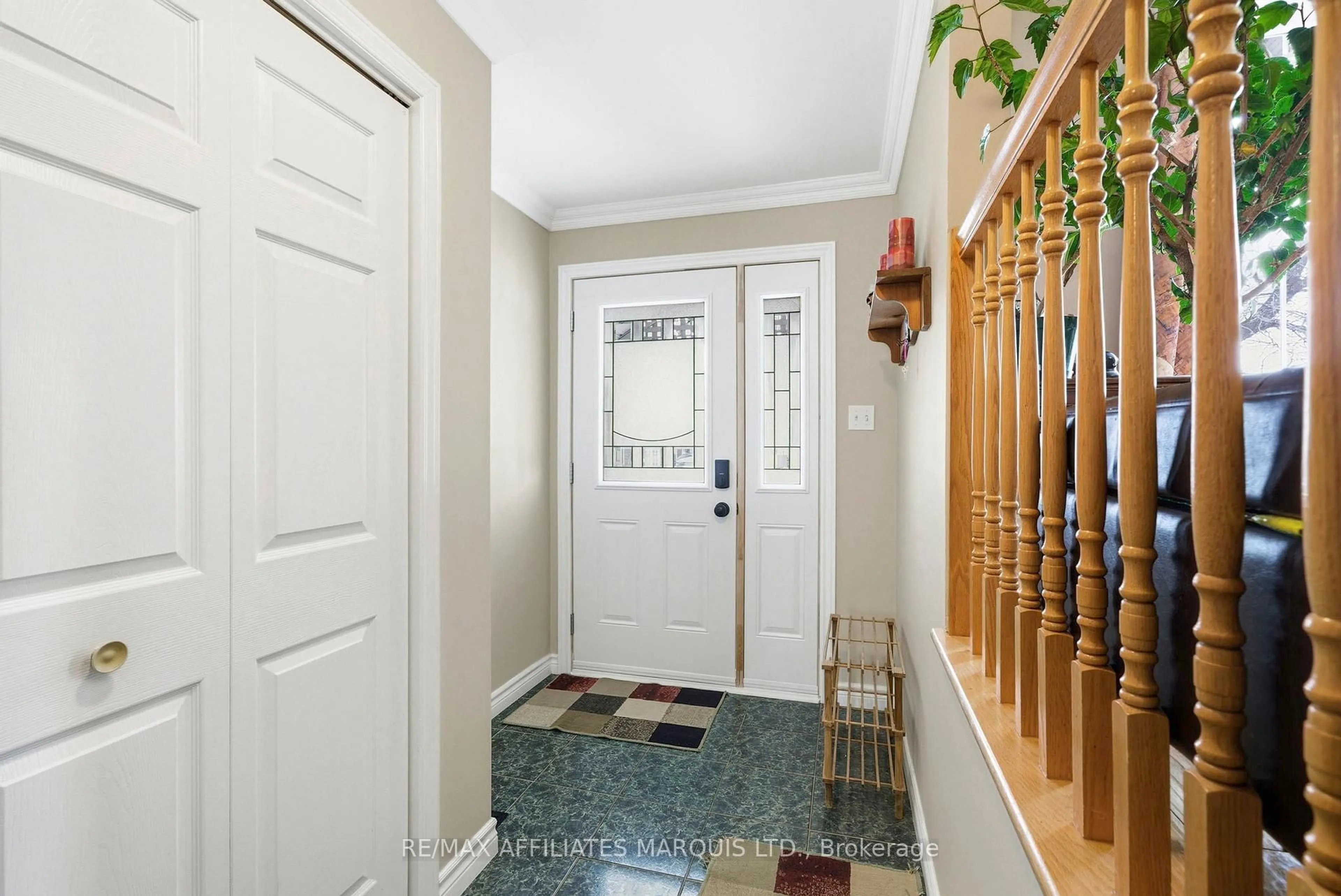 Indoor entryway for 18247 County Rd 2 Rd, South Glengarry Ontario K6H 5R5