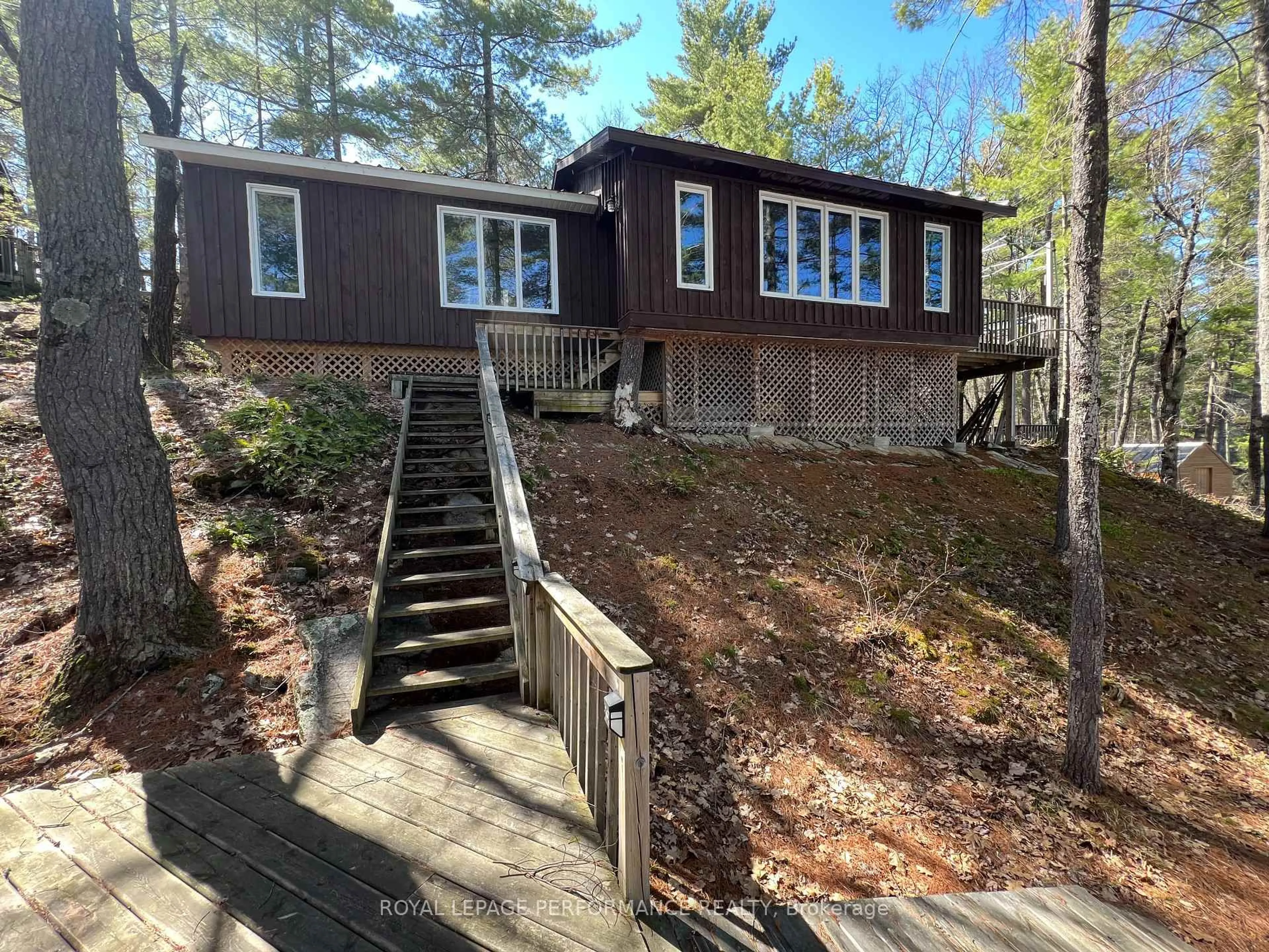 Home with vinyl exterior material, unknown for 319 BAYVIEW LODGE Rd, White Lake Ontario K0A 3L0