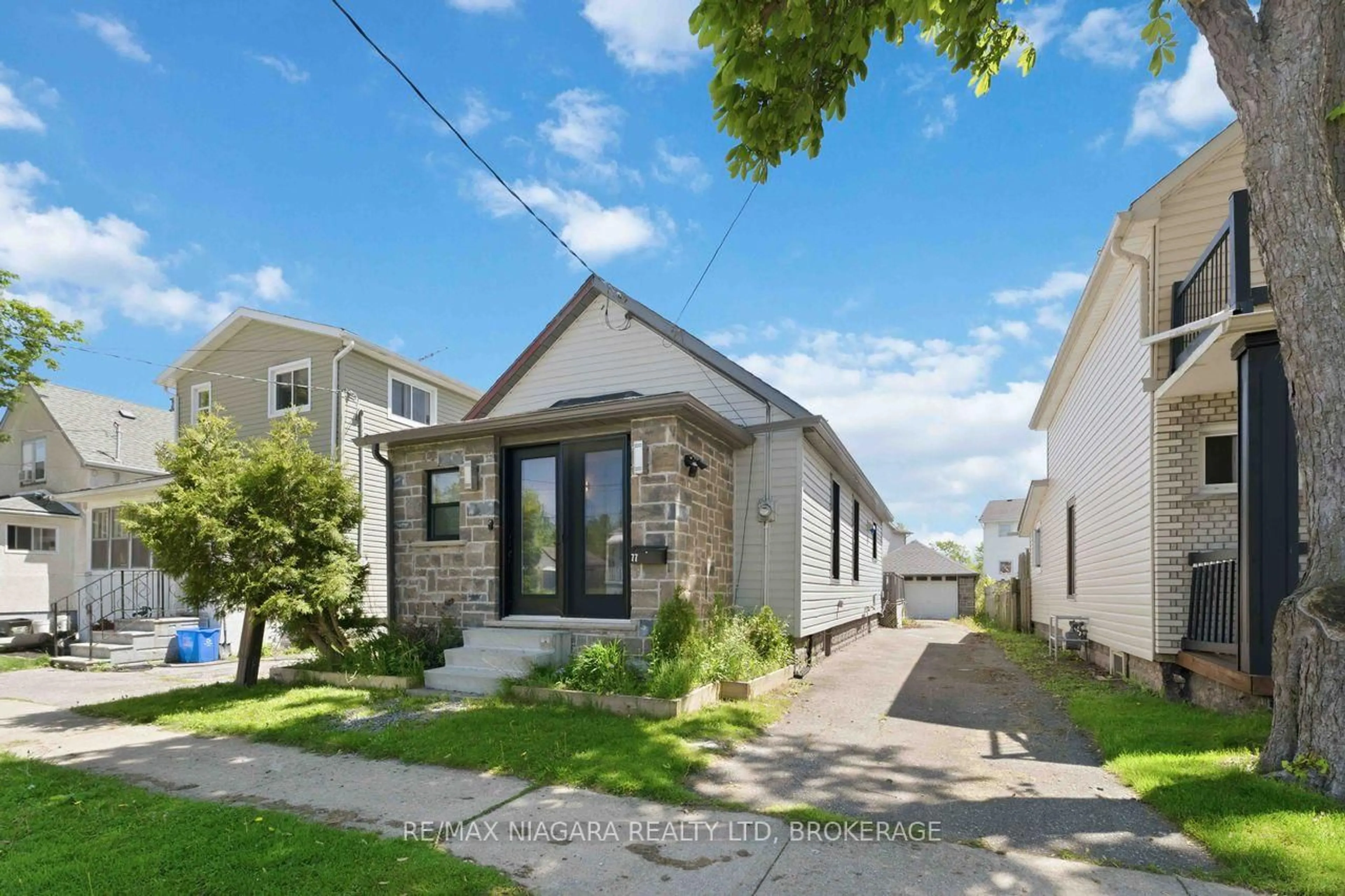 Unknown for 77 Semley Ave, Welland Ontario L3C 1X5