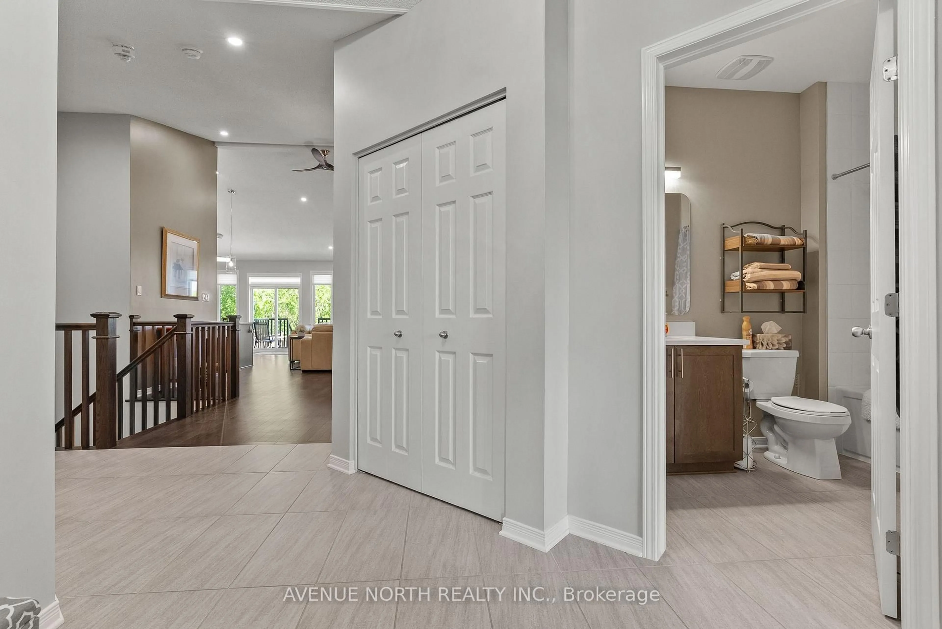 Indoor entryway for 52 Nixon Farm Dr, Richmond Ontario K0A 2Z0