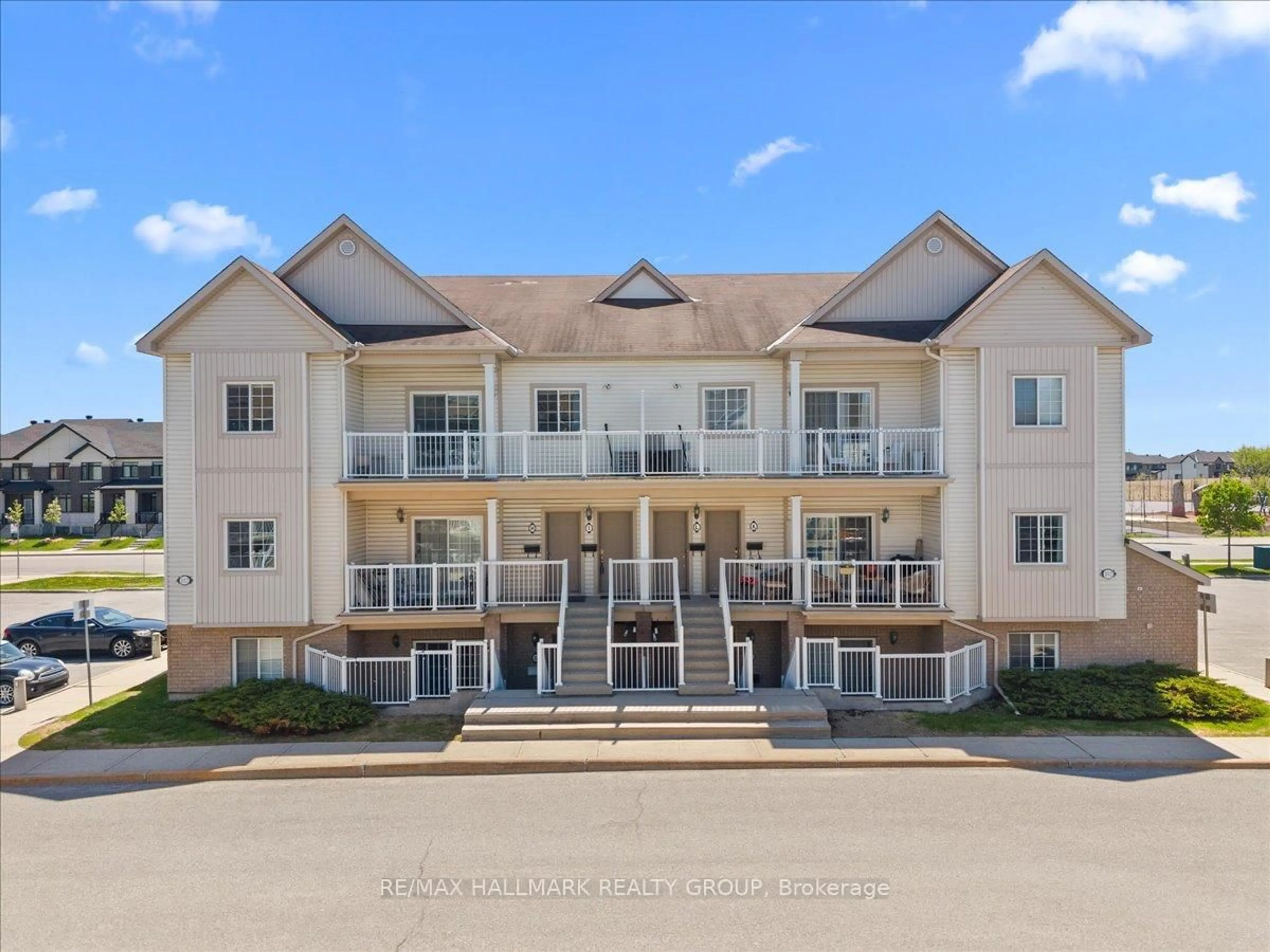 A pic from outside/outdoor area/front of a property/back of a property/a pic from drone, building for 102 Artesa Private #I, Ottawa Ontario K2S 0J8