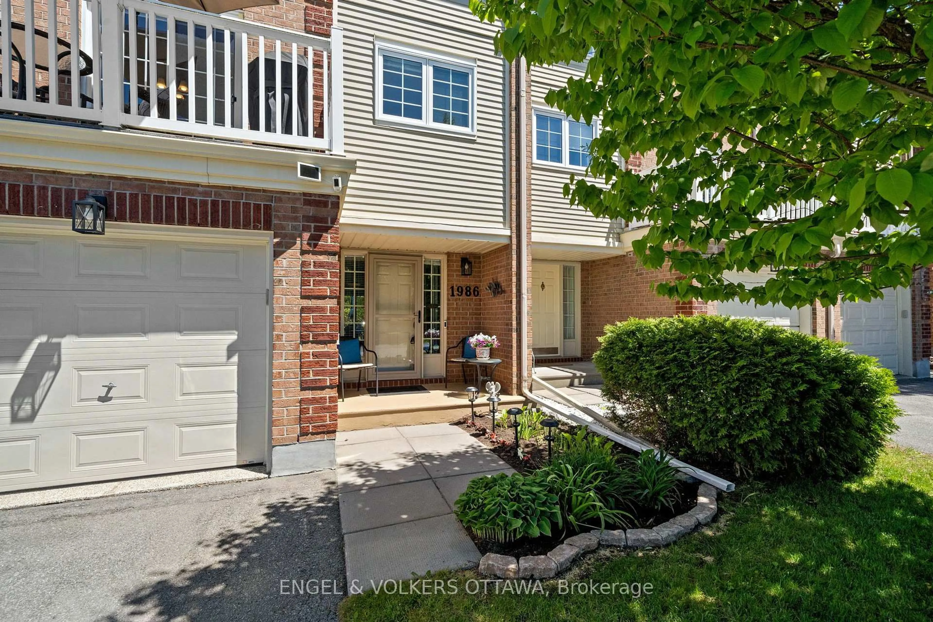 Unknown for 1986 Summerfields Cres #27, Ottawa Ontario K1C 7B4