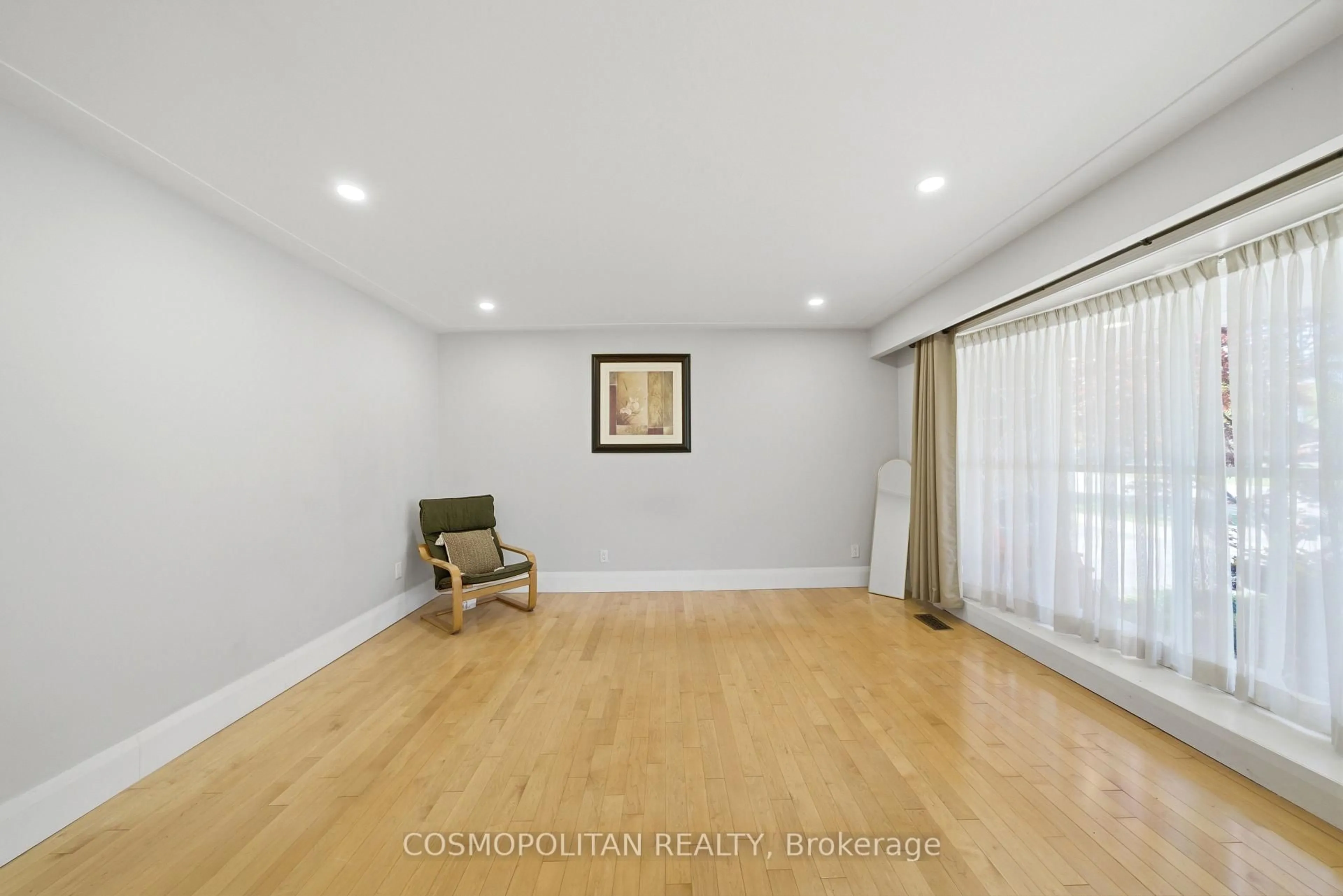 A pic of a room for 82 Stoney Brook Dr, Hamilton Ontario L8G 3V6