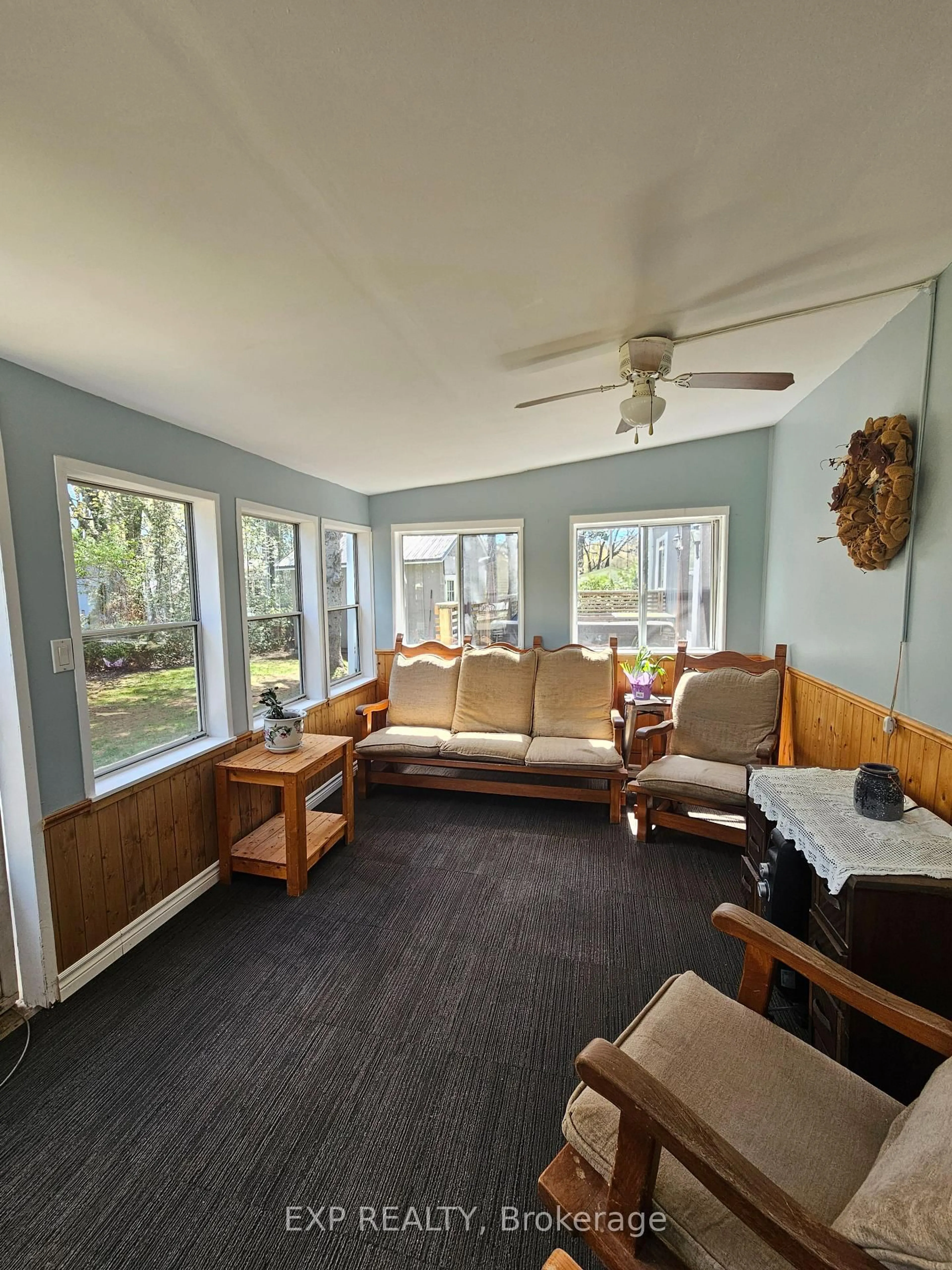 Living room with furniture, unknown for 108 Hutt Rd, Augusta Ontario K6V 5T2