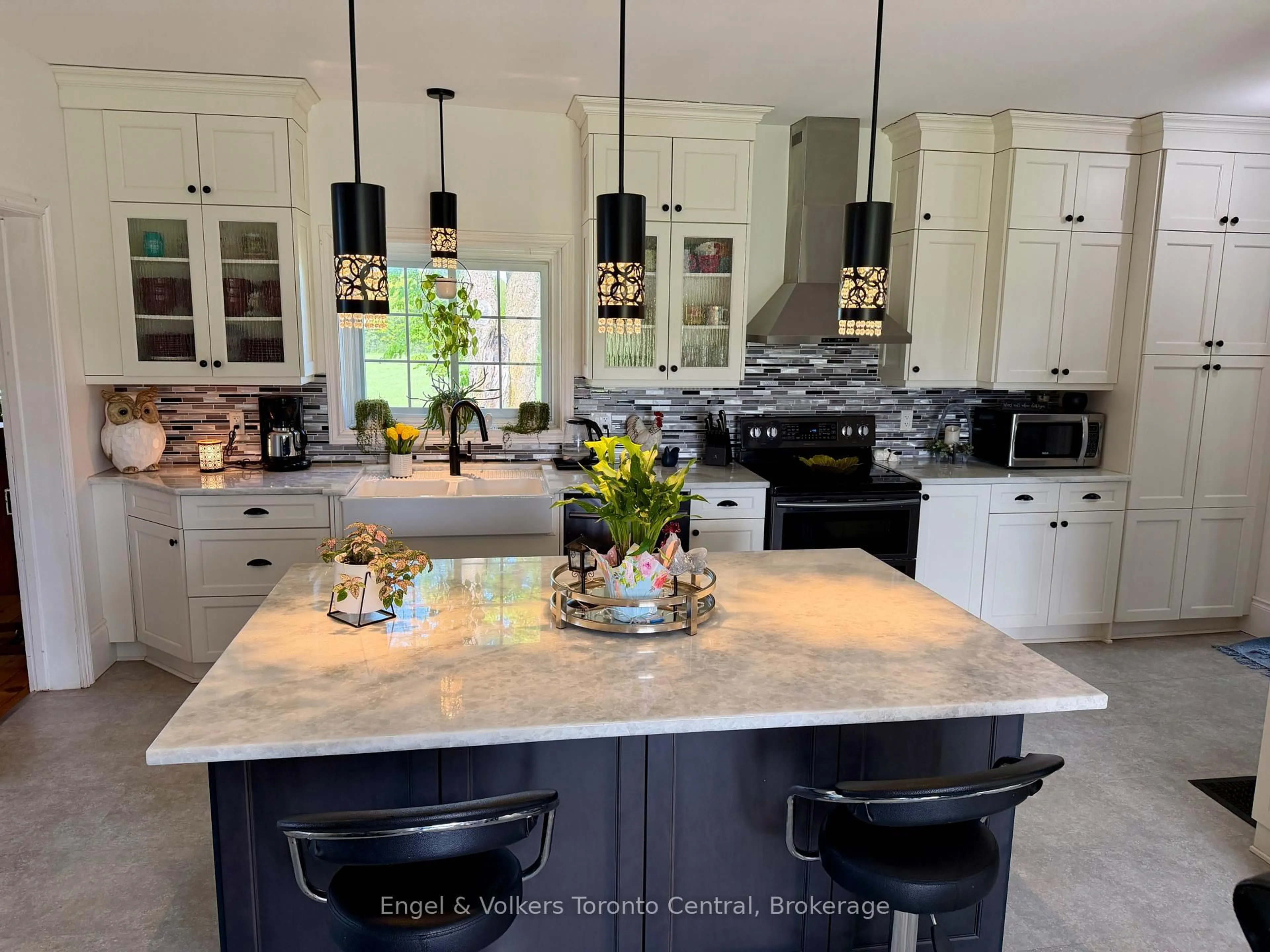 Contemporary kitchen, ceramic/tile floor for 268 FOX RIDGE Rd, Grey Highlands Ontario N0H 1J0