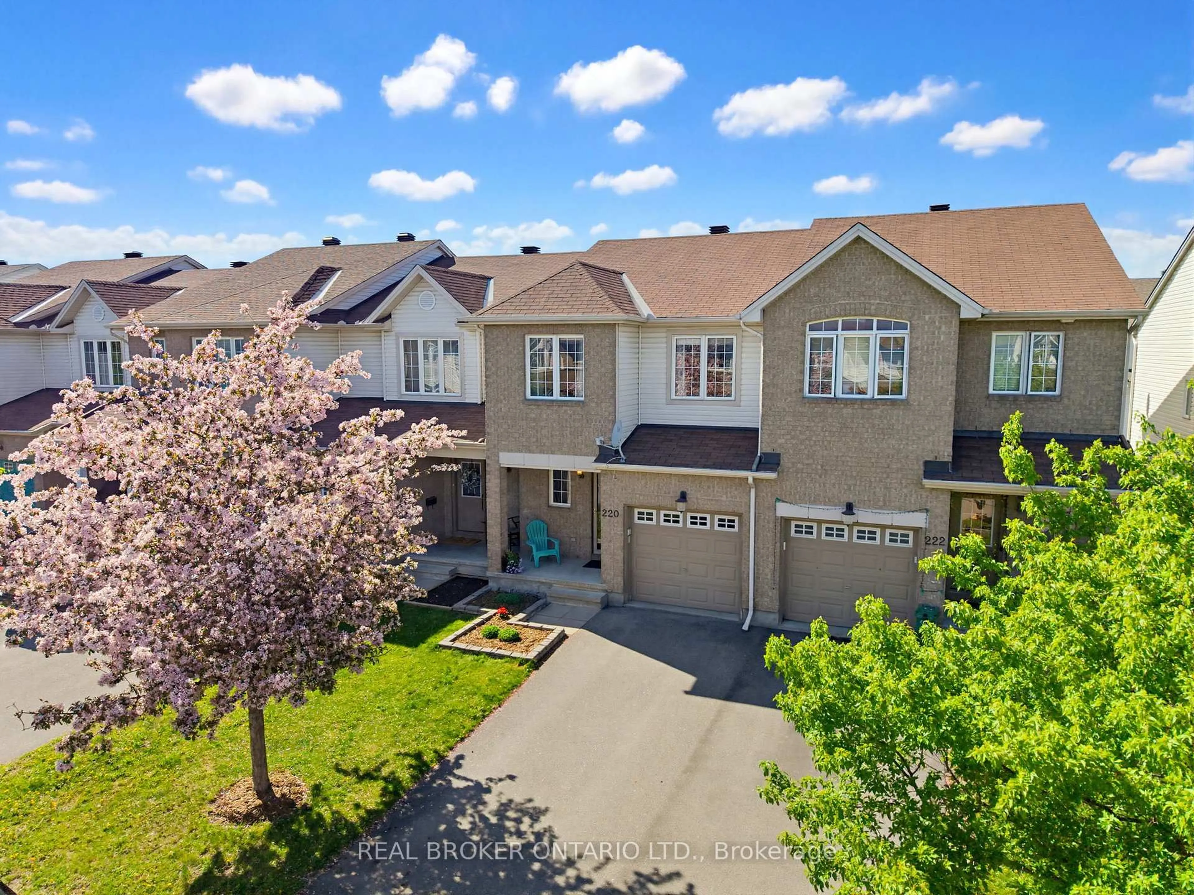 A pic from outside/outdoor area/front of a property/back of a property/a pic from drone, street for 220 Opus St, Ottawa Ontario K2S 0J2