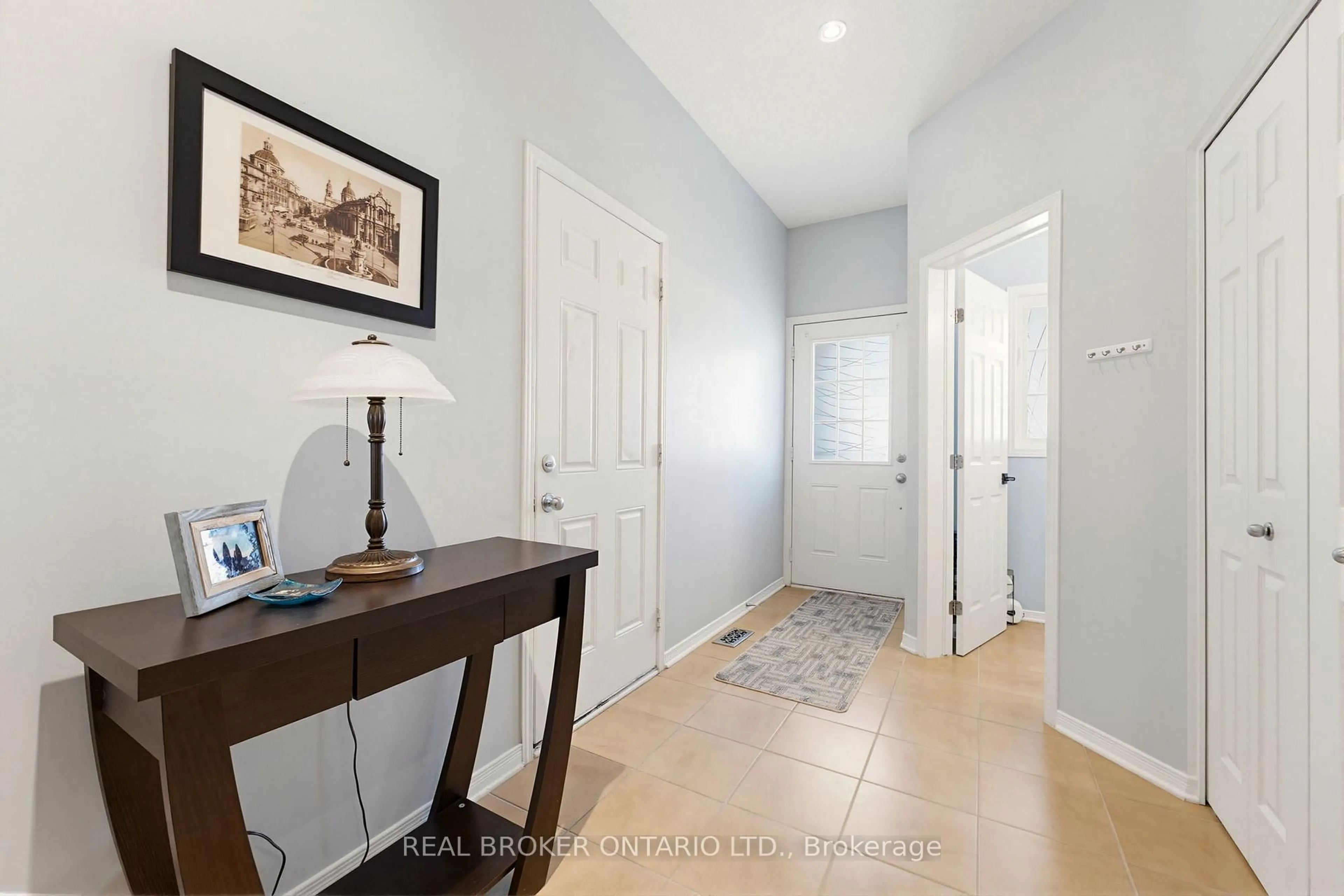 Indoor entryway for 220 Opus St, Ottawa Ontario K2S 0J2